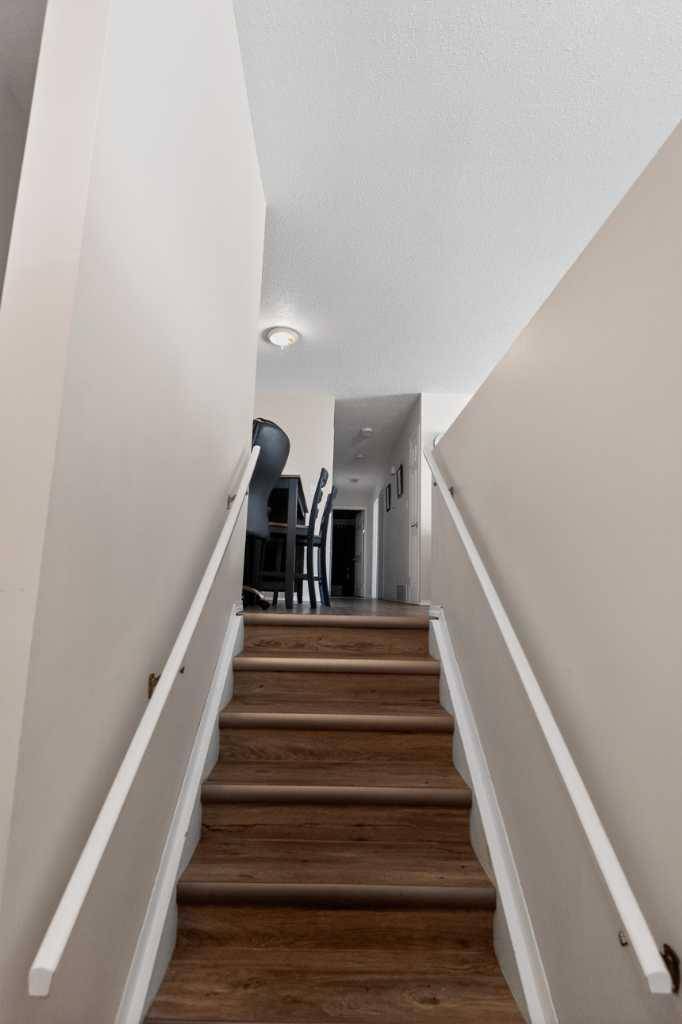 9214 94A AVE, Grande Prairie, AB T8V6W5