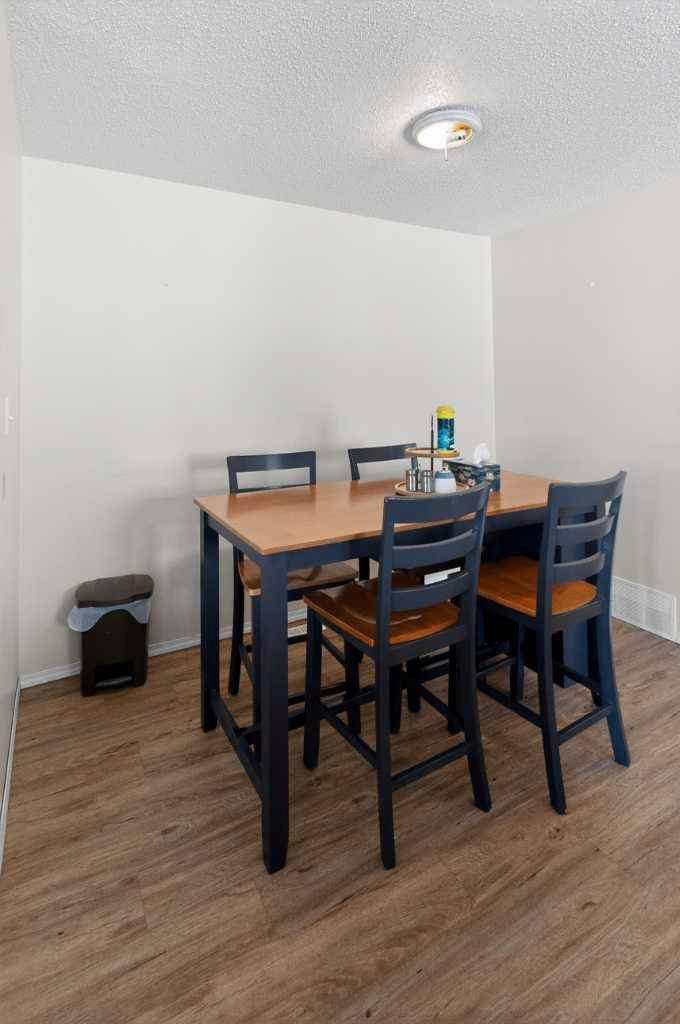 9214 94A AVE, Grande Prairie, AB T8V6W5