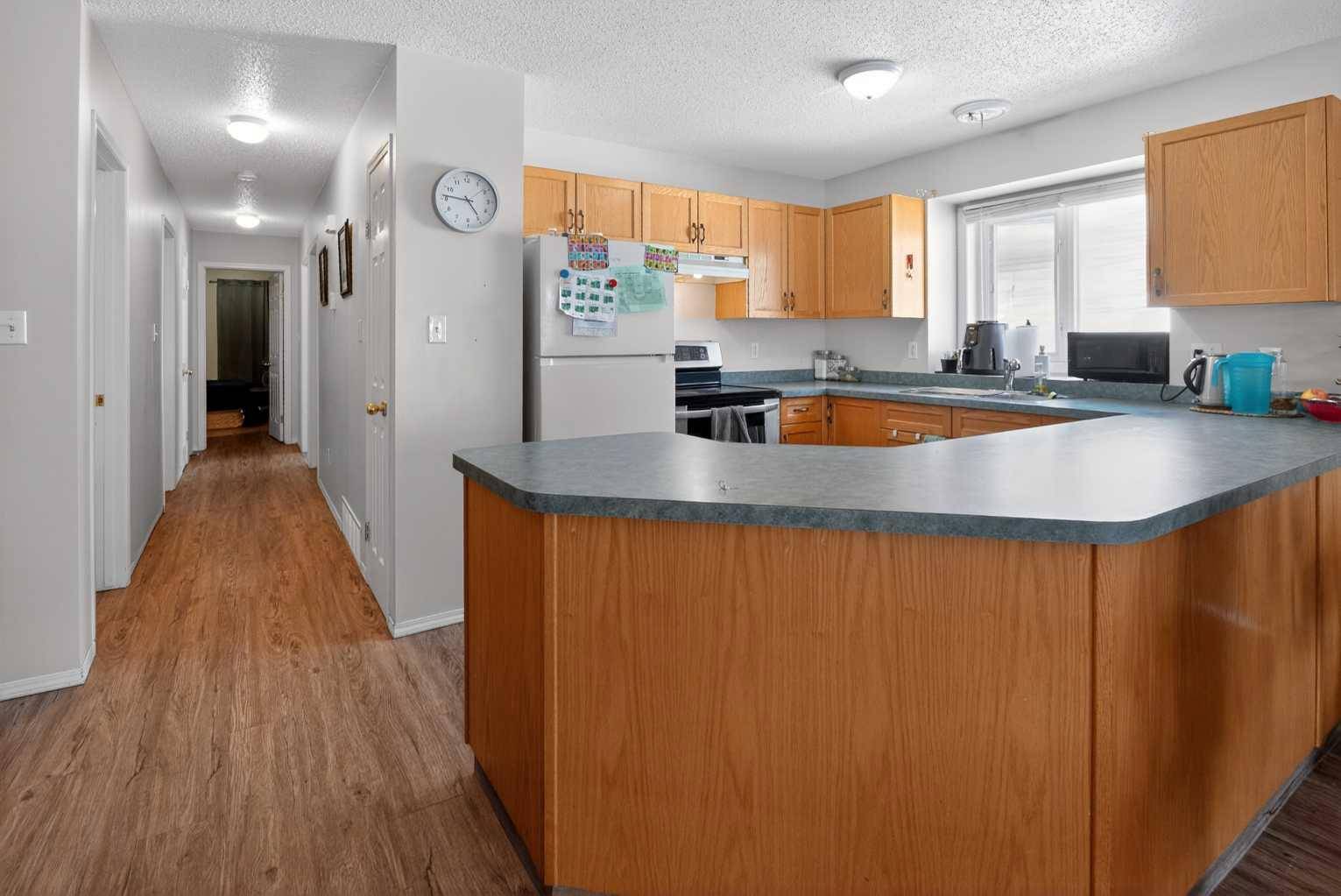 9214 94A AVE, Grande Prairie, AB T8V6W5