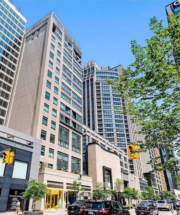102 Bloor ST W #305, Toronto C02, ON M5S 1M8
