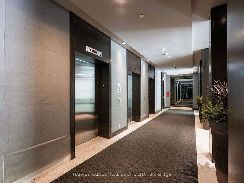 18 Yorkville AVE #1305, Toronto C02, ON M4W 3Y8