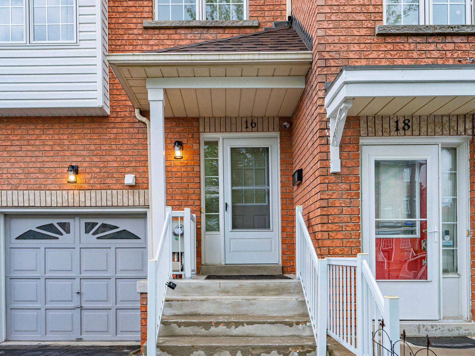 16 Guillet ST, Toronto E03, ON M4B 3N8