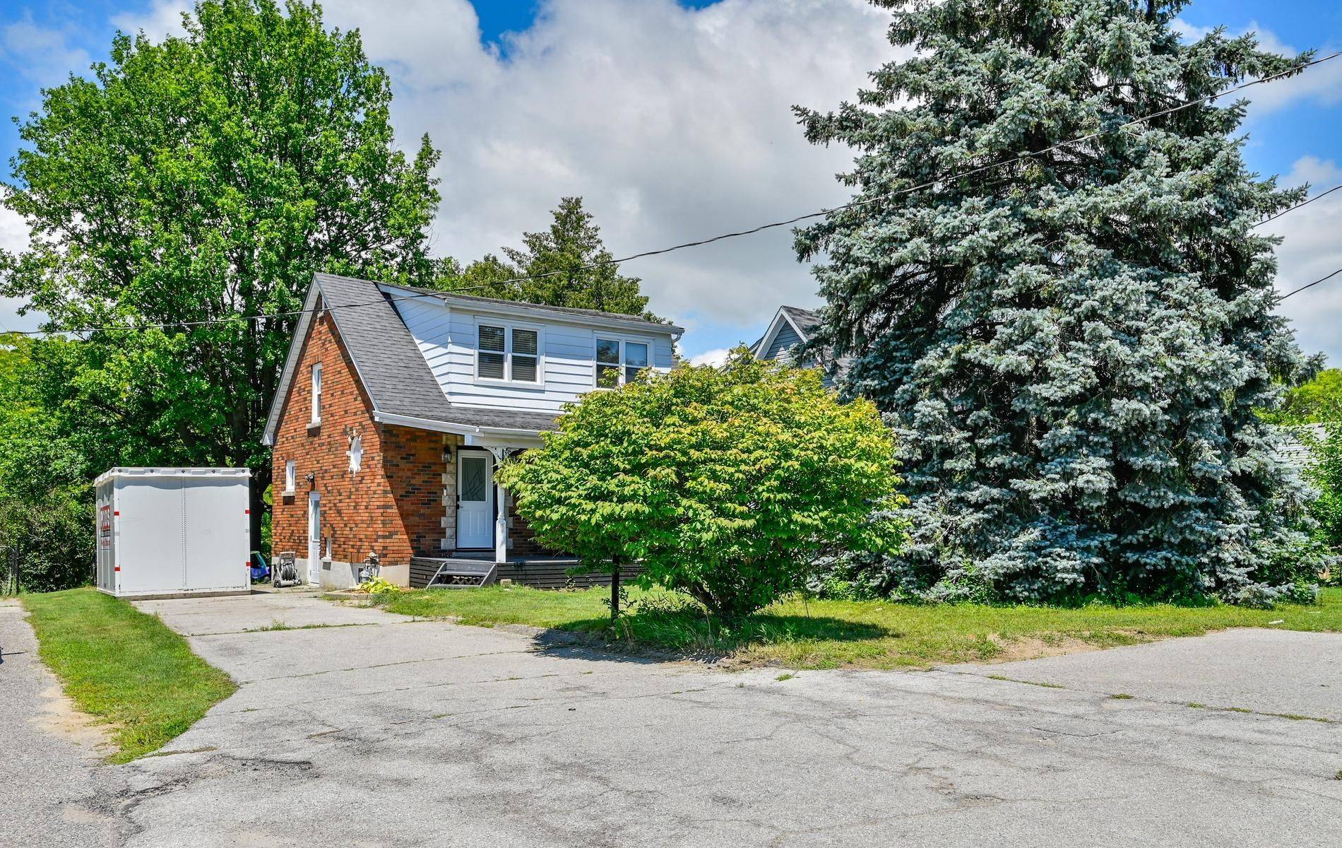 1576 Highway 2 RD, Clarington, ON L1E 2R7