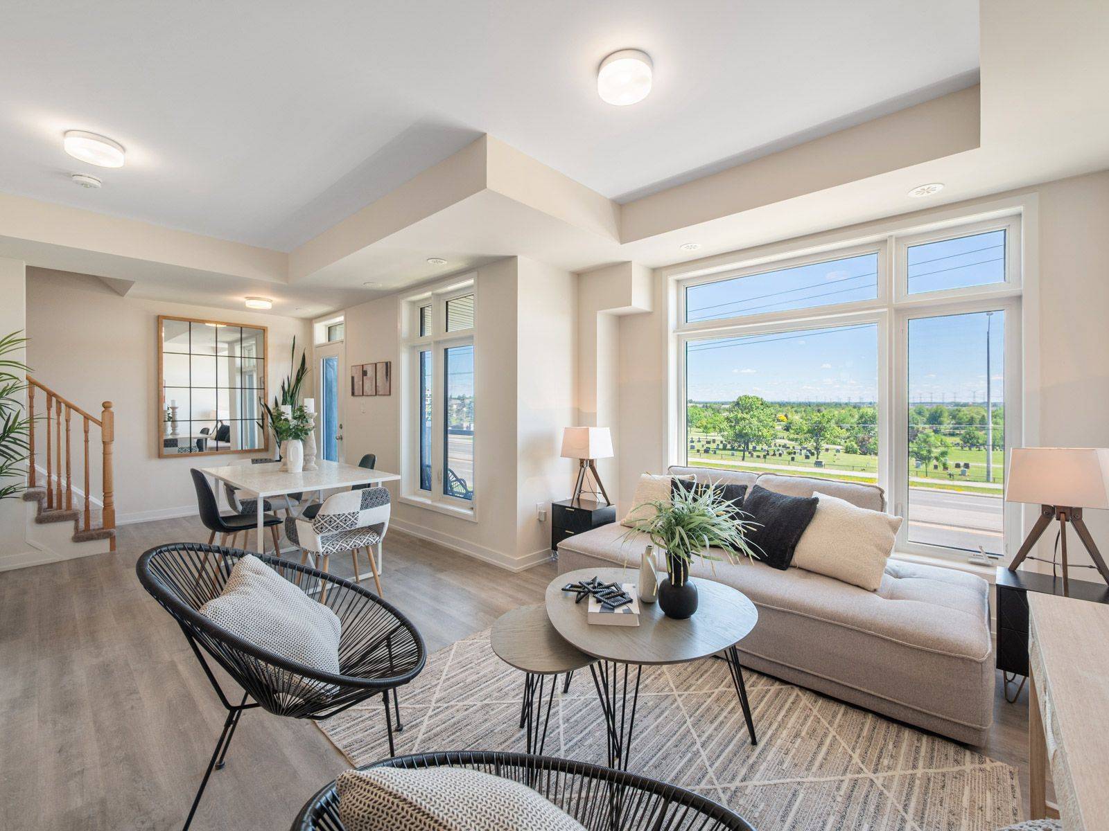 2550 Castlegate XING #403, Pickering, ON L1X 0H6