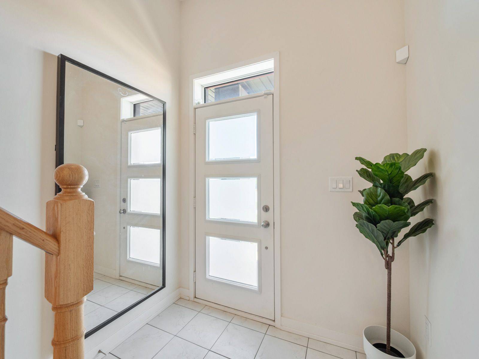 2550 Castlegate XING #403, Pickering, ON L1X 0H6