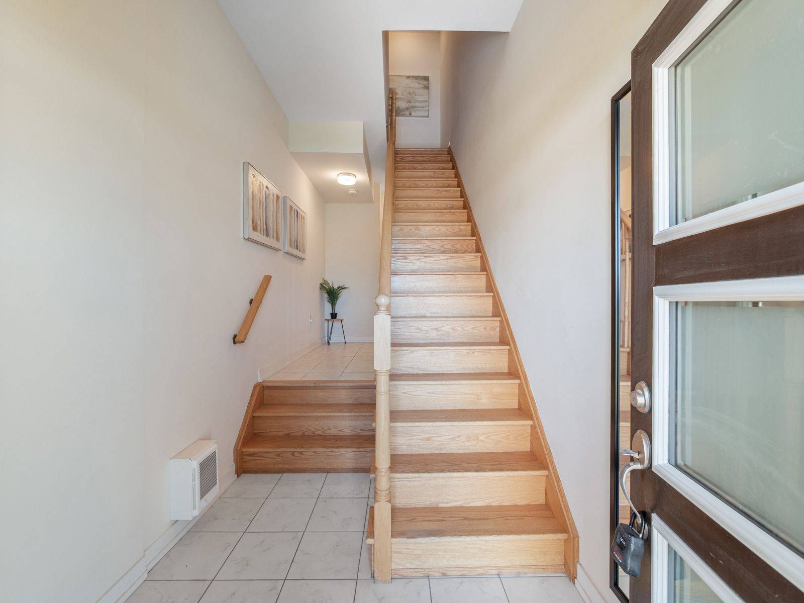 2550 Castlegate XING #403, Pickering, ON L1X 0H6