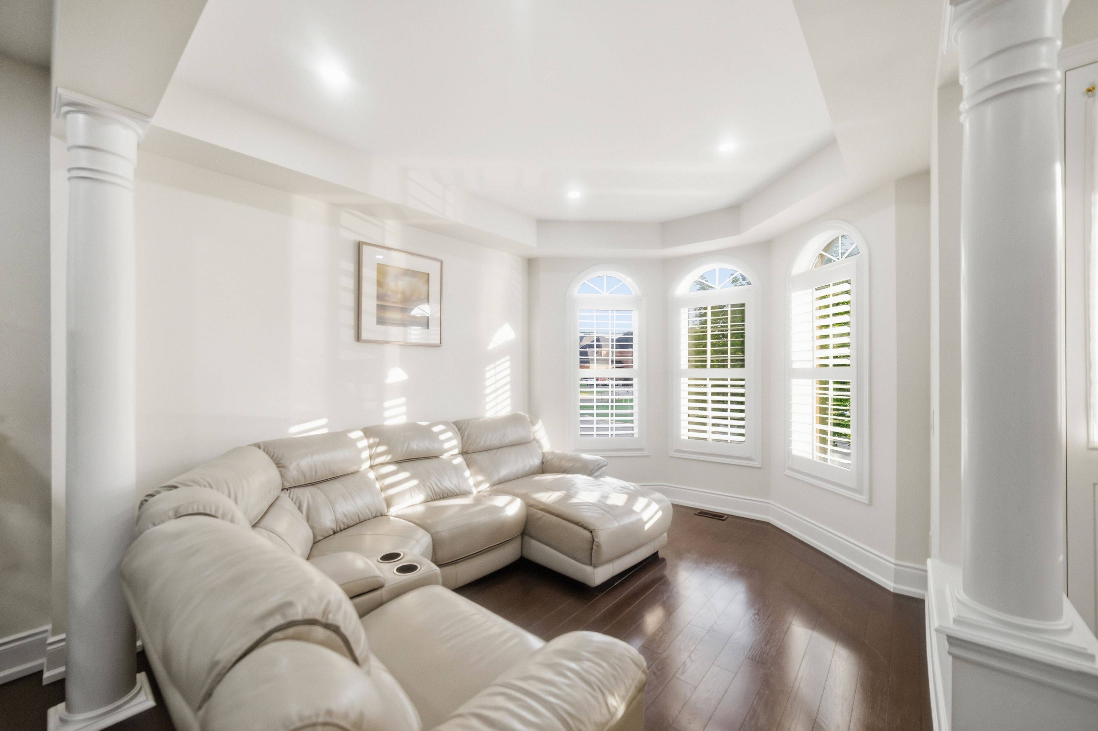 5 Leith DR, Bradford West Gwillimbury, ON L3Z 0G5