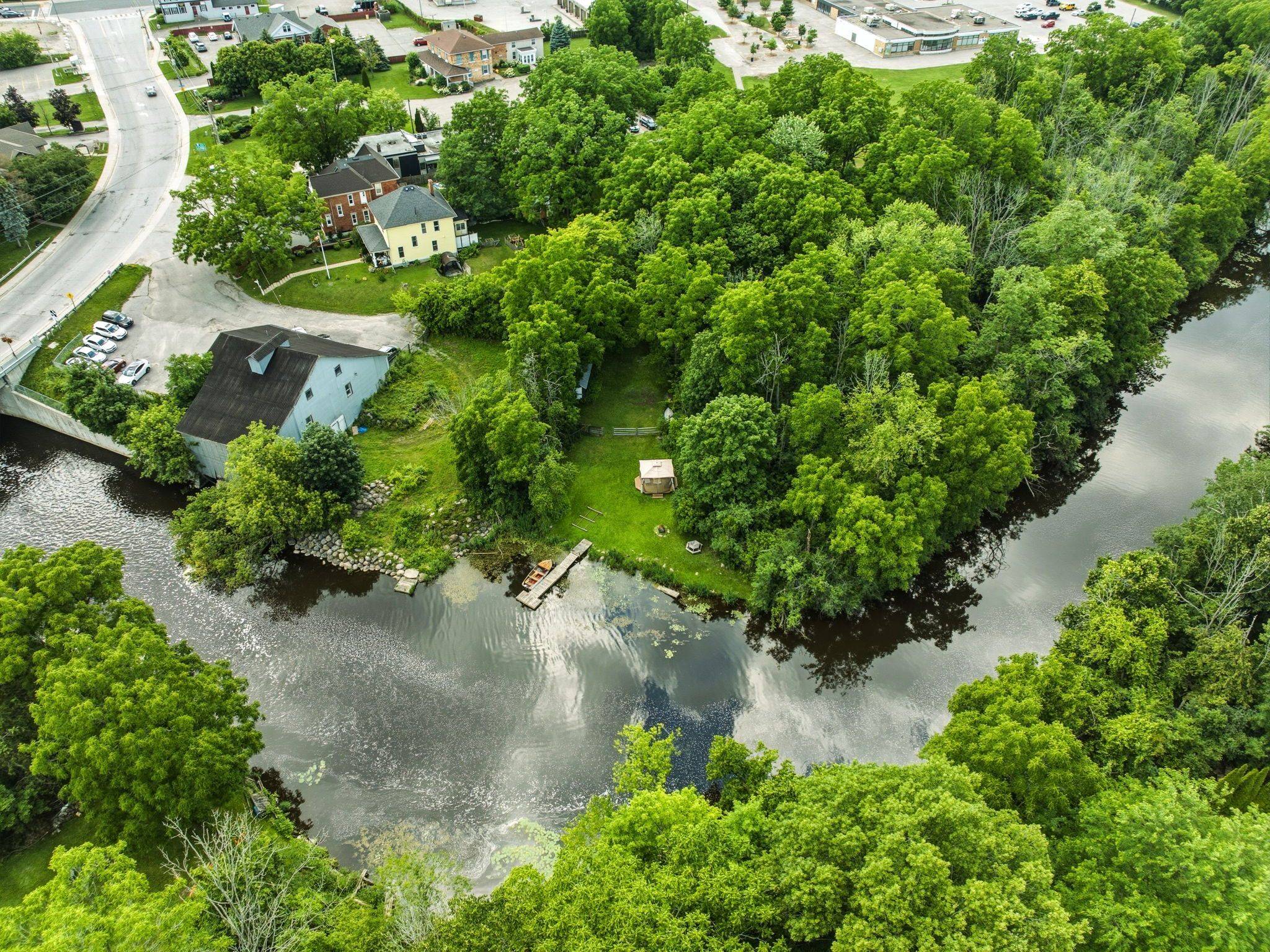 145 High ST, Georgina, ON L0E 1R0