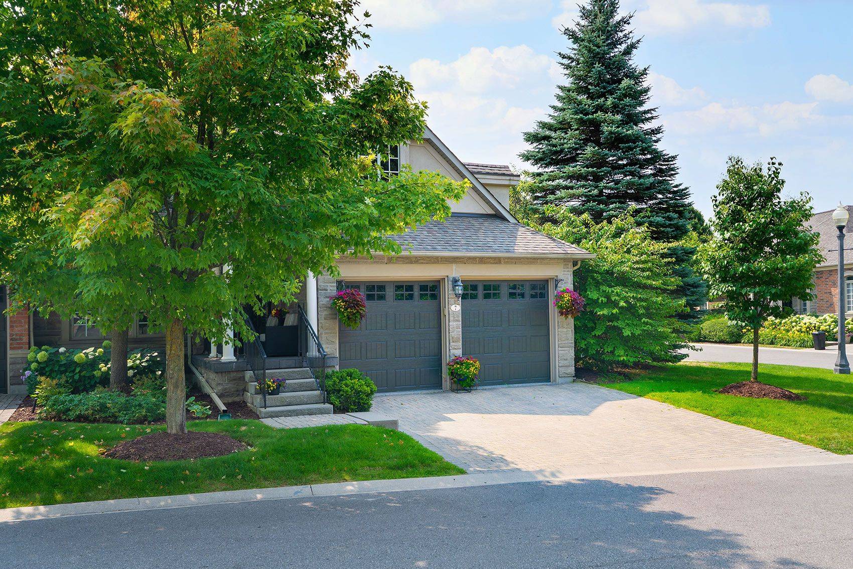 7 Wilton TRL, Aurora, ON L4G 7S9