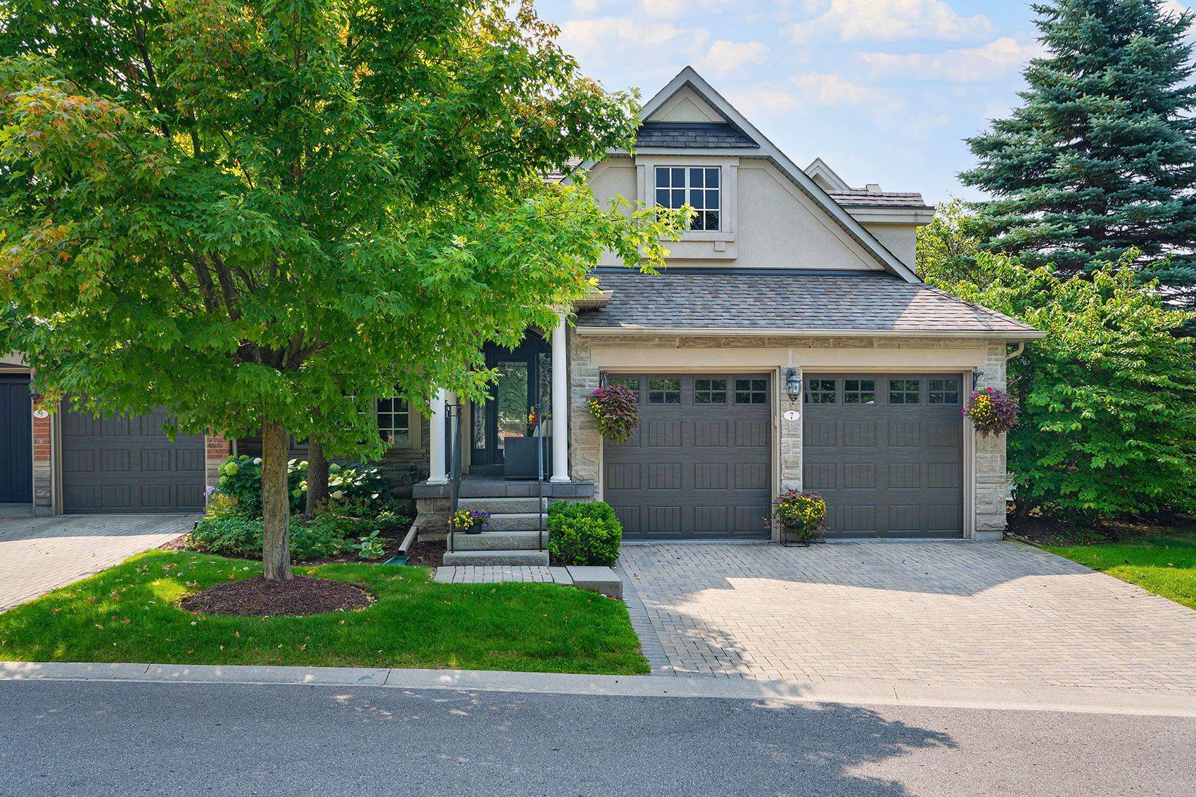 7 Wilton TRL, Aurora, ON L4G 7S9