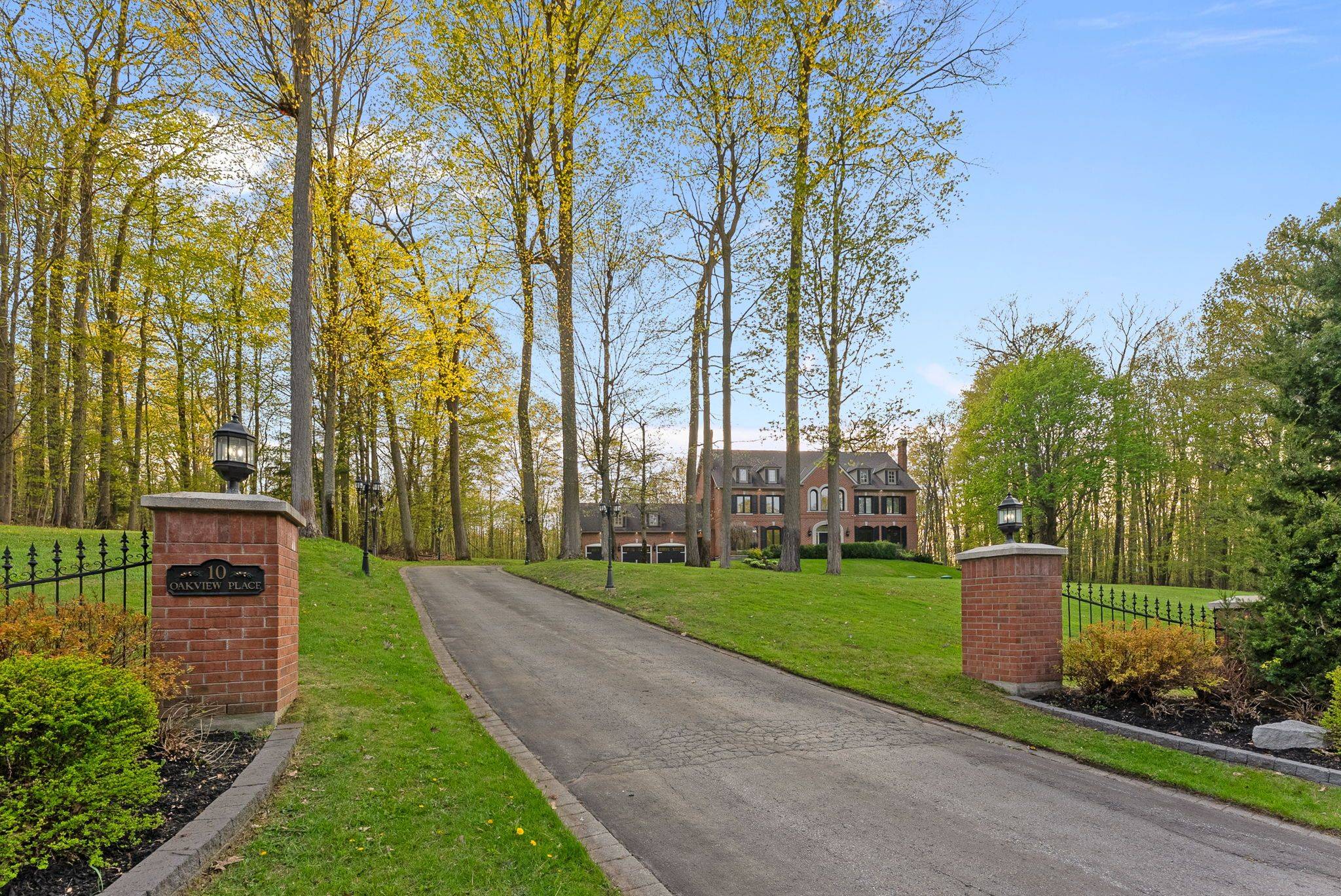 10 Oakview PL, Uxbridge, ON L9P 0L1