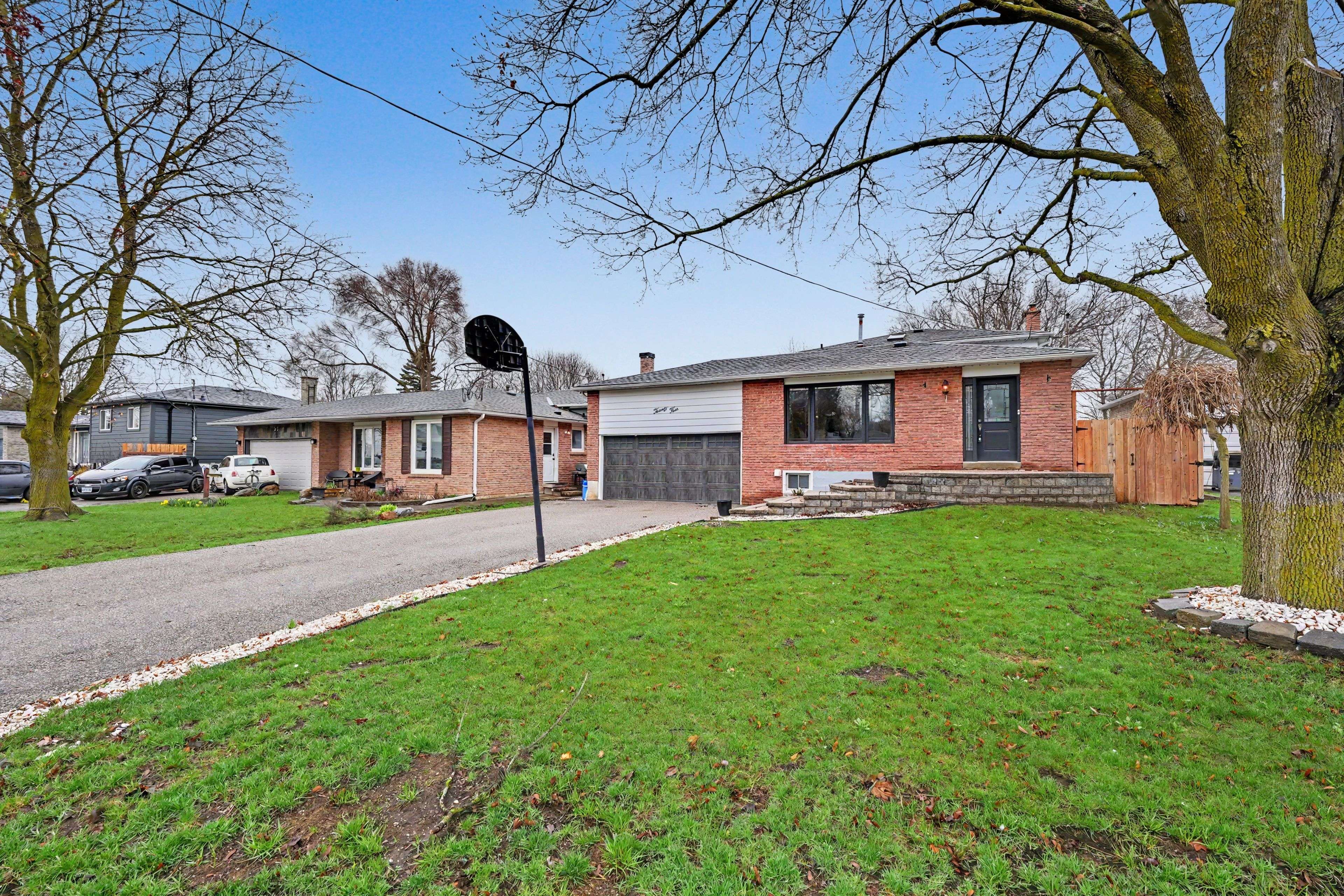 24 Maple AVE W, New Tecumseth, ON L0G 1A0