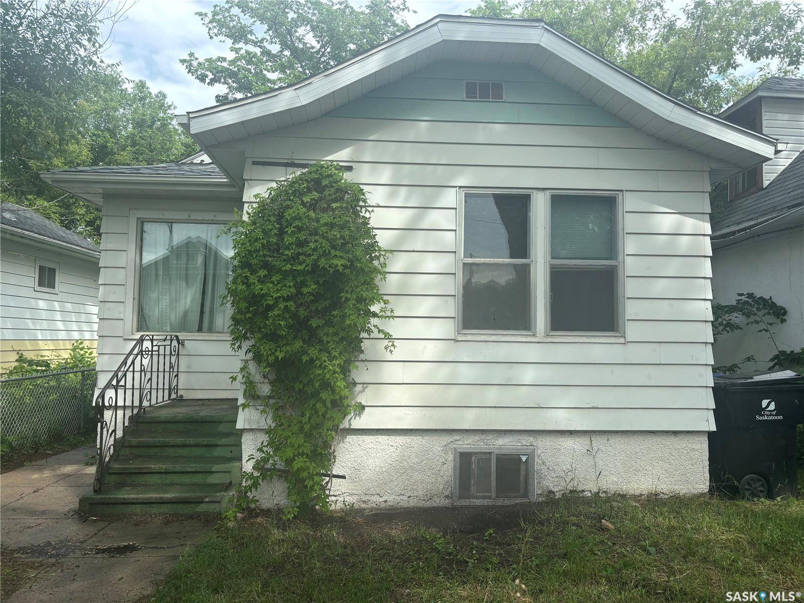 416 I AVENUE S, Saskatoon, SK S7M 1Y4