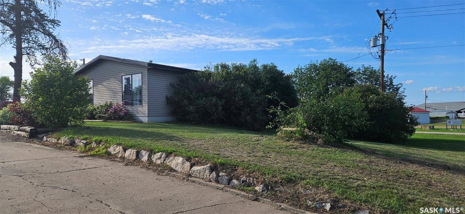 720 8TH STREET W, Nipawin, SK S0E 1E0