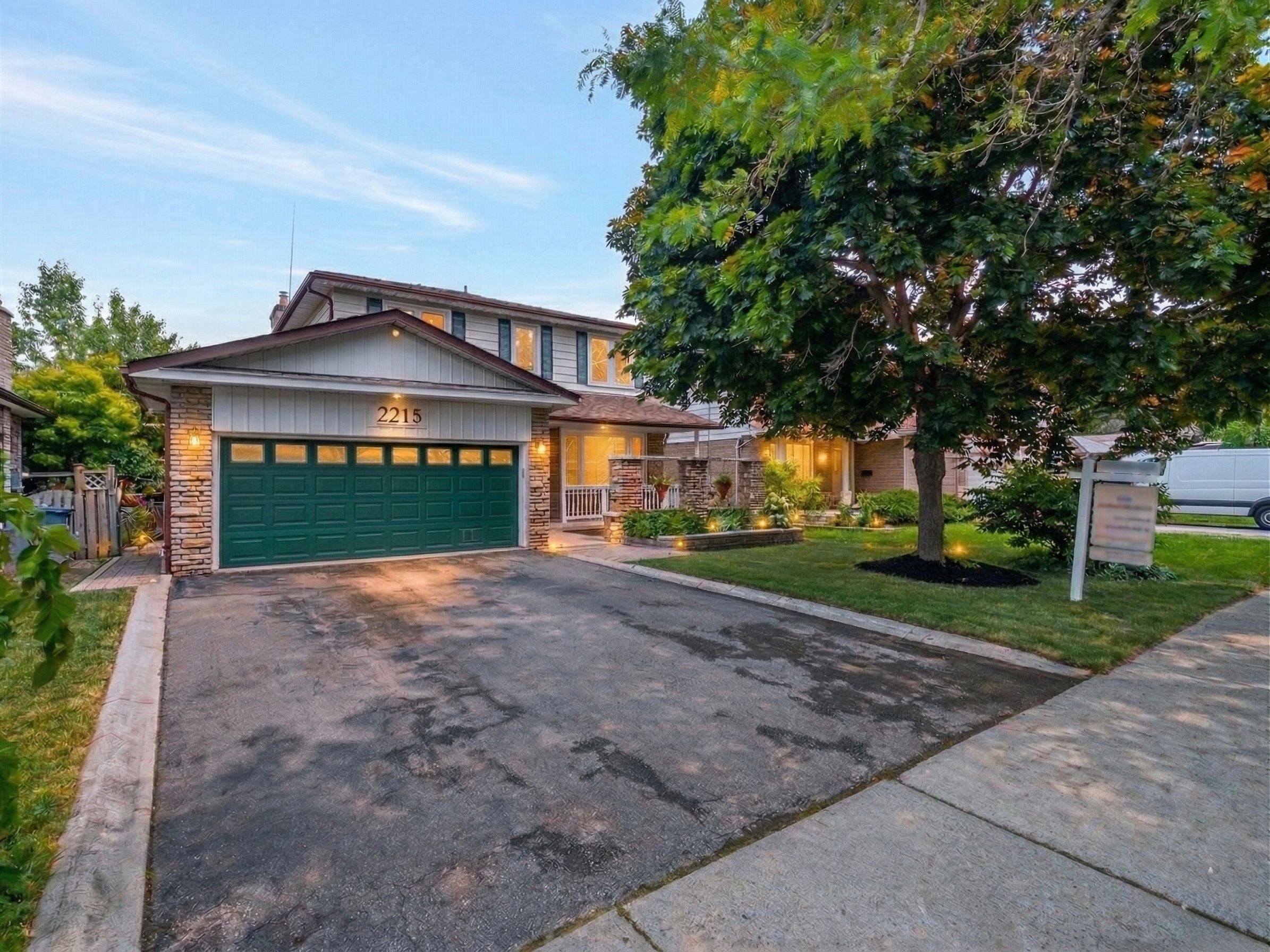 2215 Springfield CT, Mississauga, ON L5K 1V3