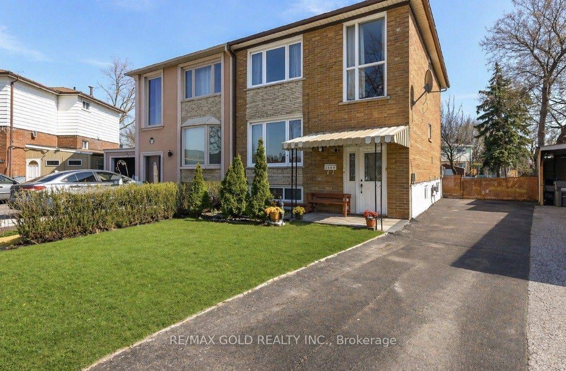 7464 Homeside GDNS, Mississauga, ON L4T 2A7