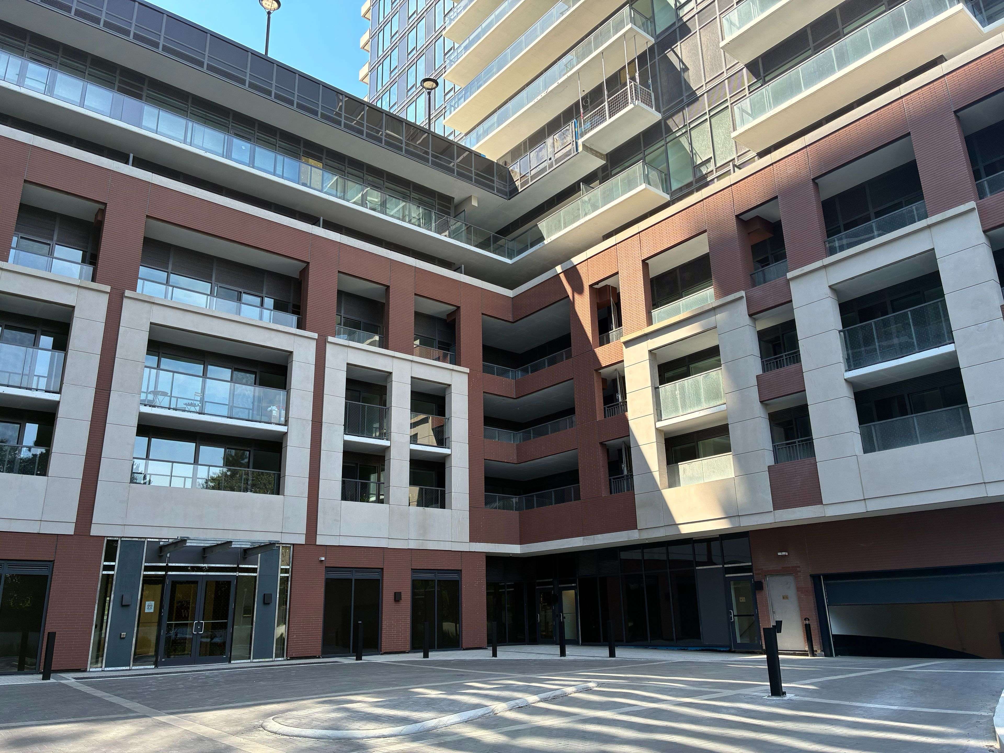 4010 Eglinton AVE W #601, Toronto W09, ON M9A 0G5