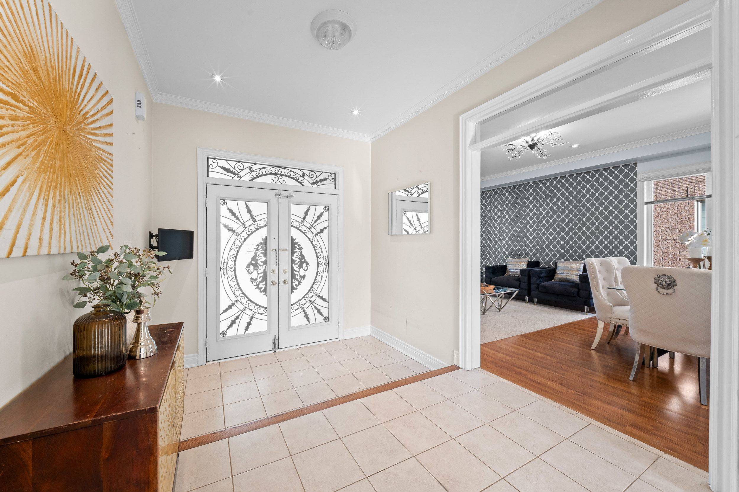 52 Mount Royal CIR, Brampton, ON L6P 2K4
