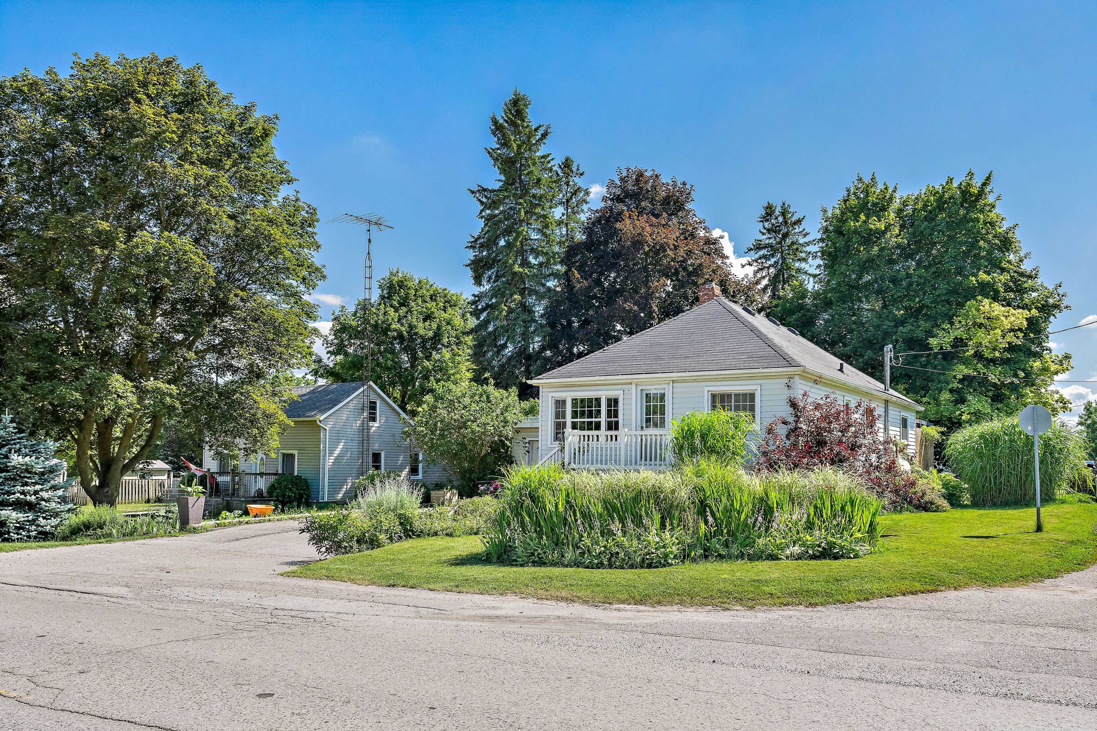196 Main ST N, Halton Hills, ON L7J 1W8