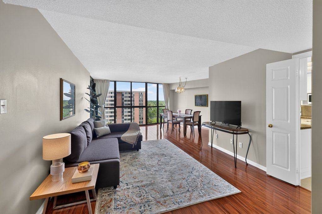 1240 Marlborough CT #1105, Oakville, ON L6H 3K7