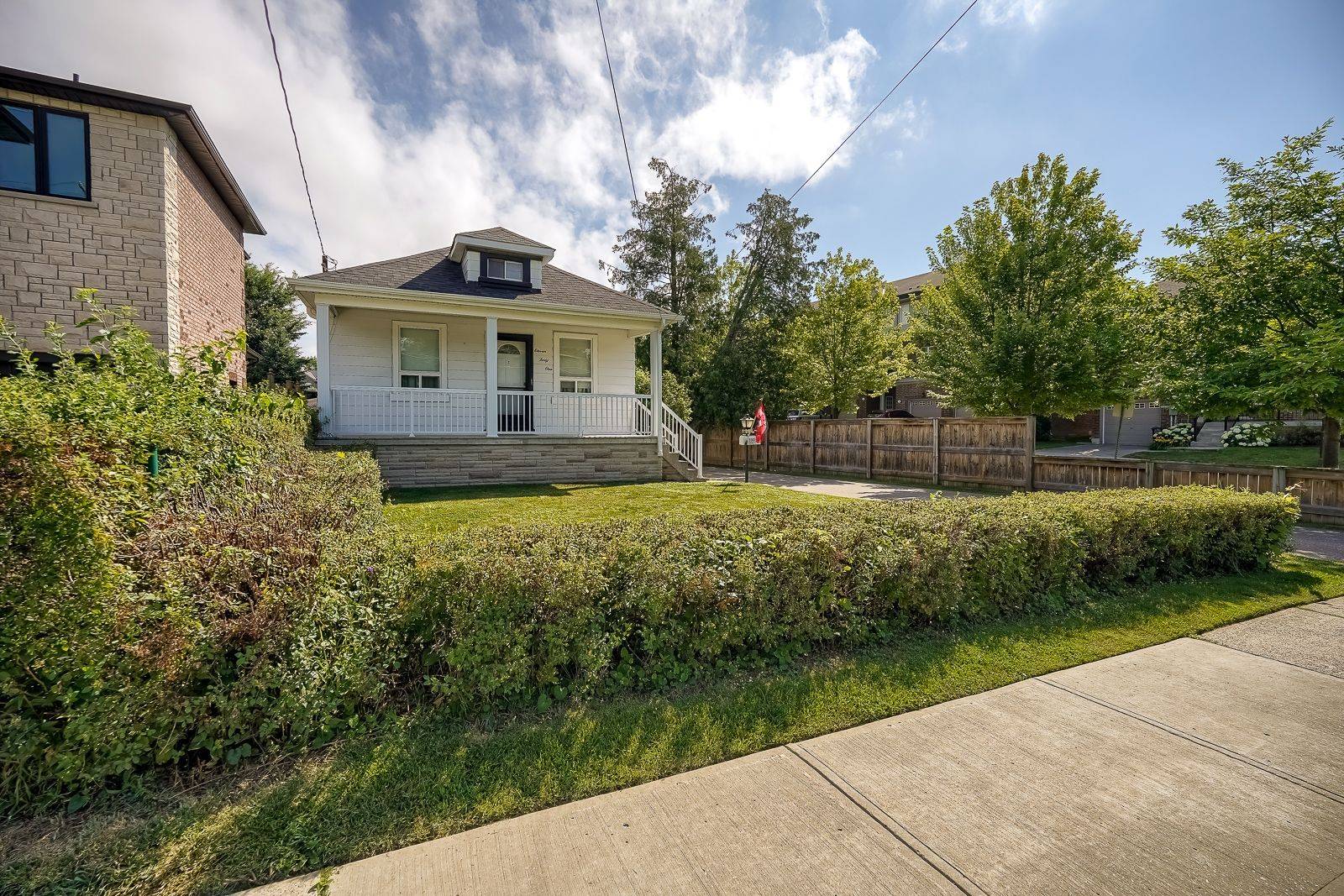 1141 Haig BLVD, Mississauga, ON L5E 2M6