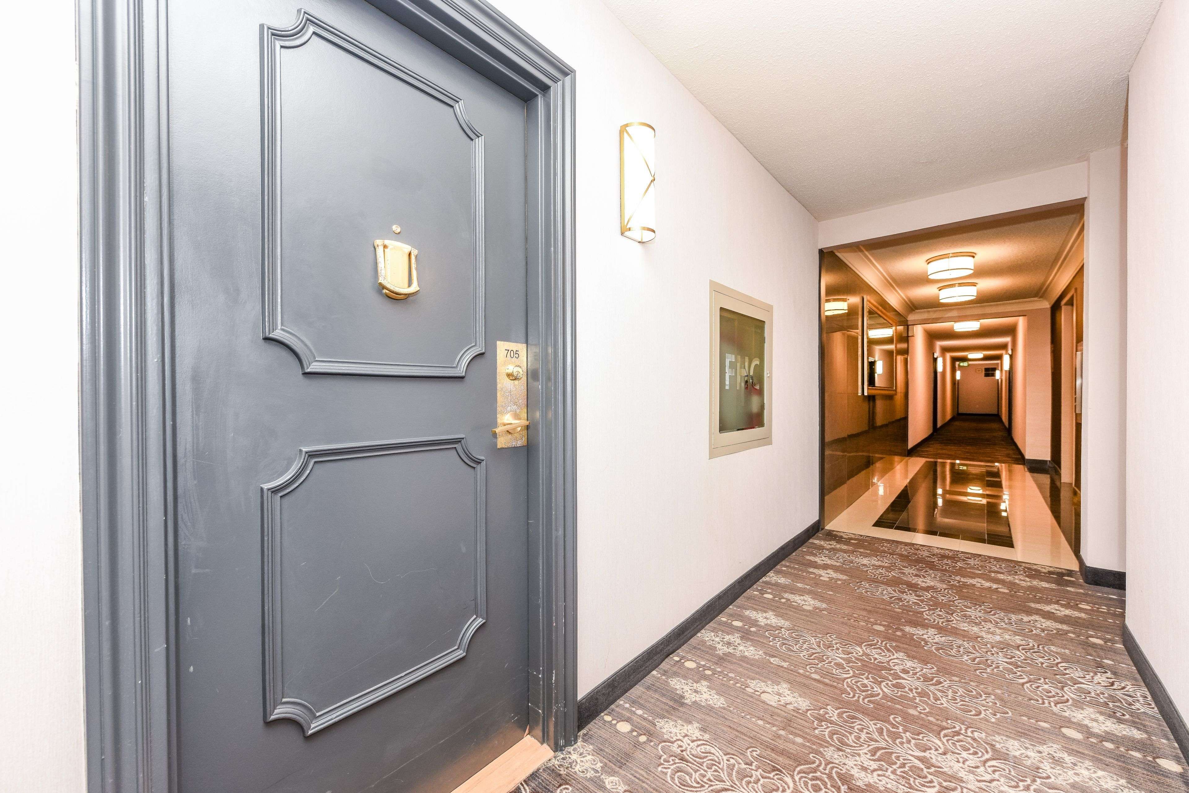 2055 Upper Middle RD #705, Burlington, ON L7P 3P4