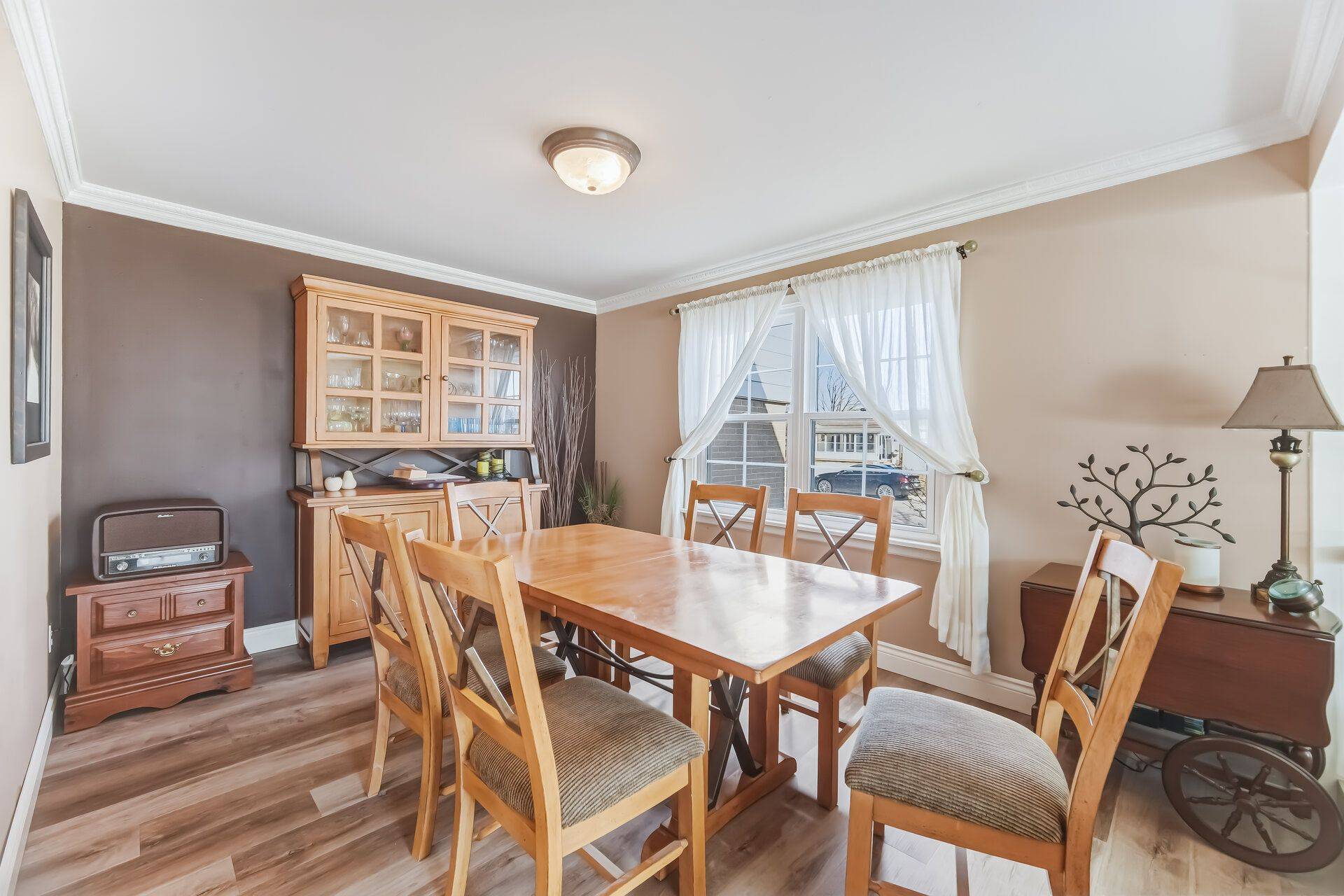 15 Braemar DR, Brampton, ON L6T 2L5