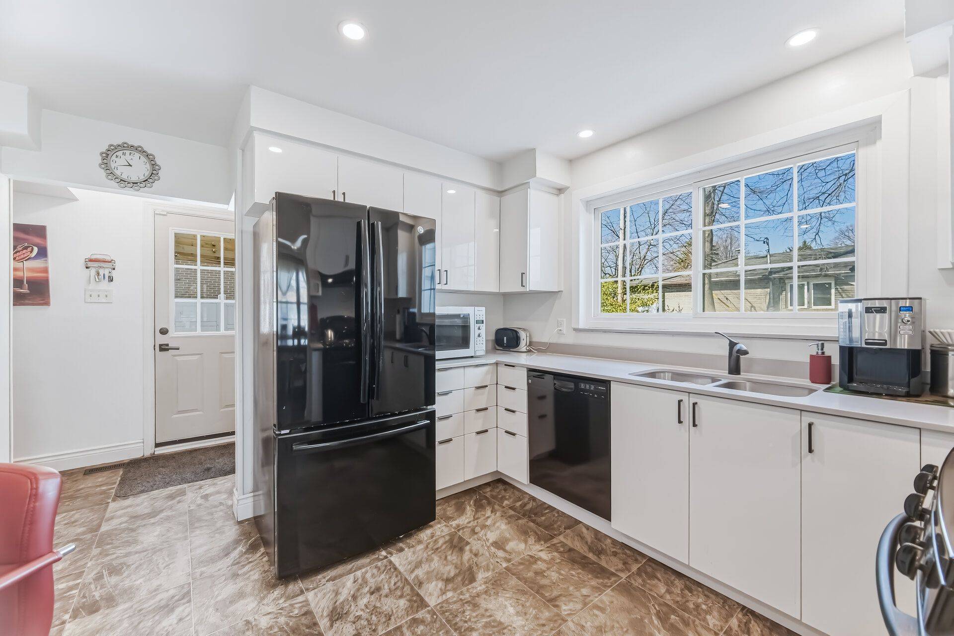 15 Braemar DR, Brampton, ON L6T 2L5