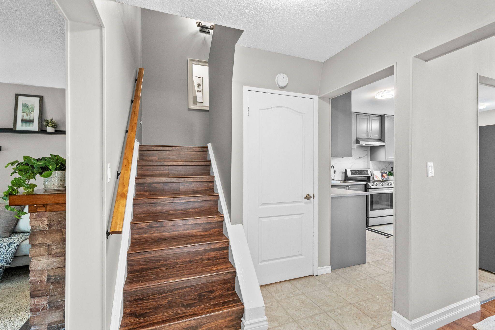 709 Middleton CRES, Milton, ON L9T 4C2