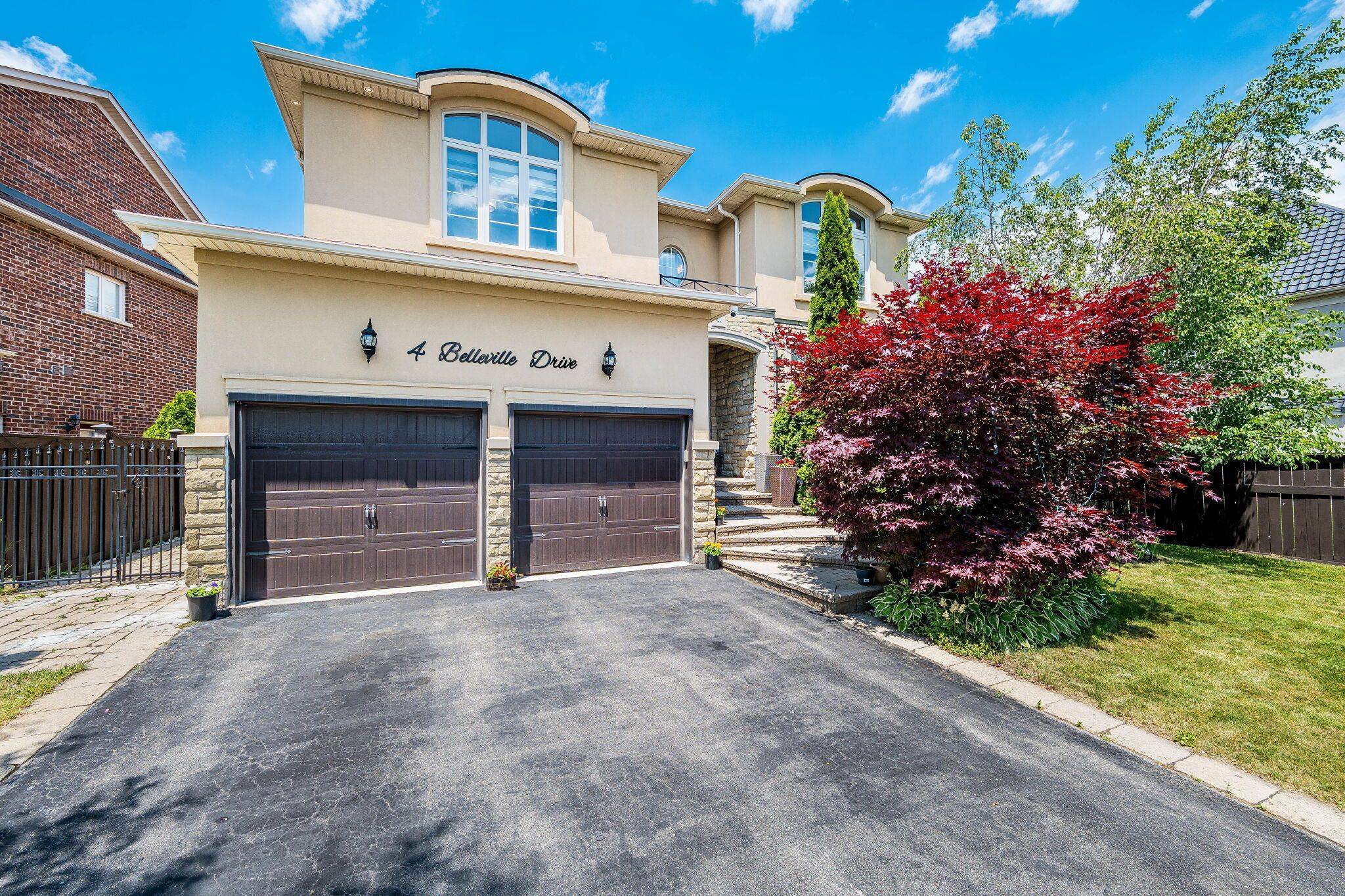 4 Belleville DR, Brampton, ON L6P 1V7