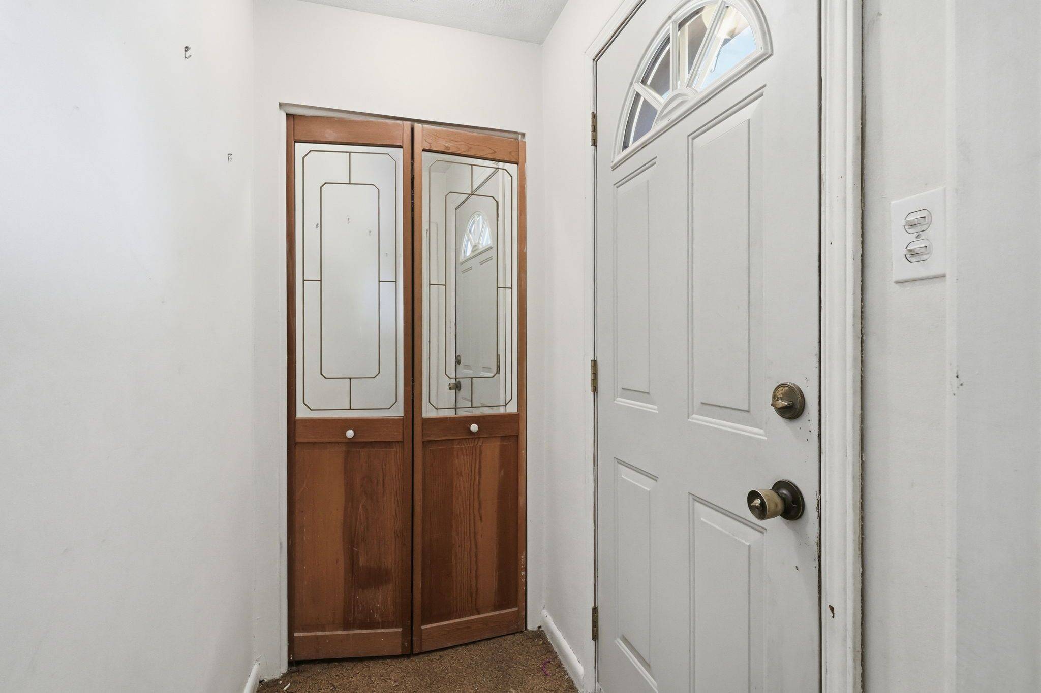 34 Eaton PL, Hamilton, ON L8H 1N7