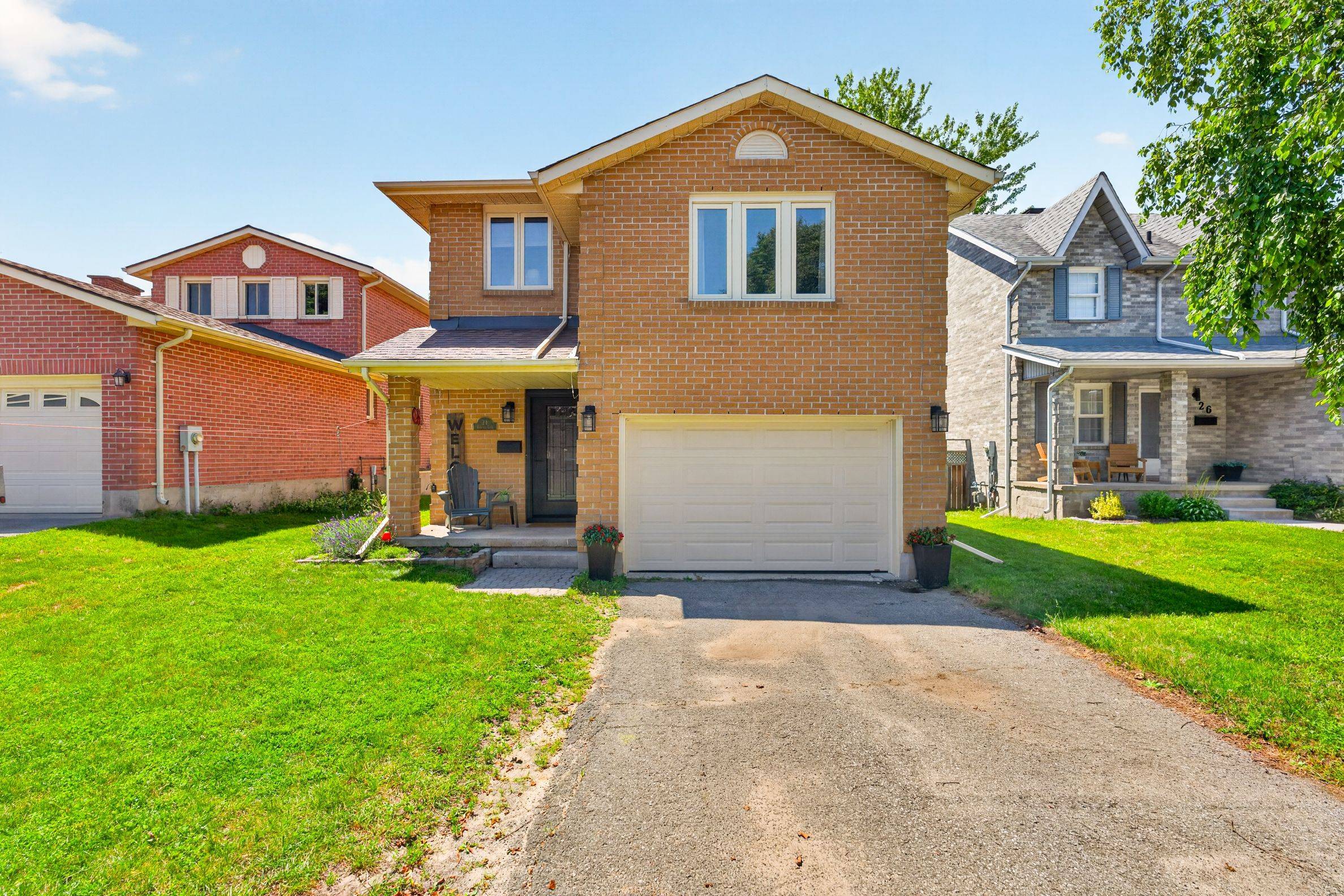 24 Balmoral CT, Kingston, ON K7M 7T1