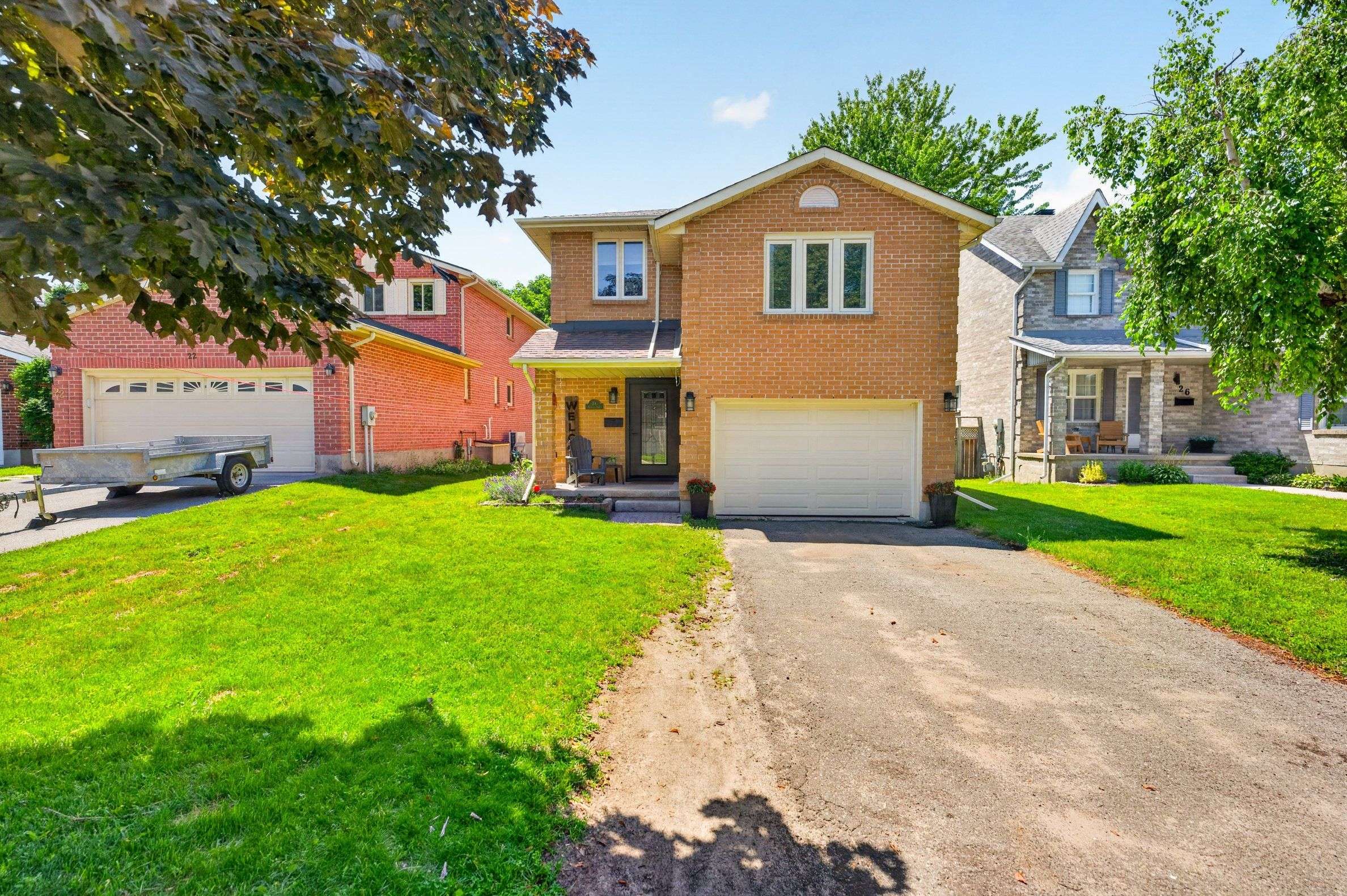 24 Balmoral CT, Kingston, ON K7M 7T1