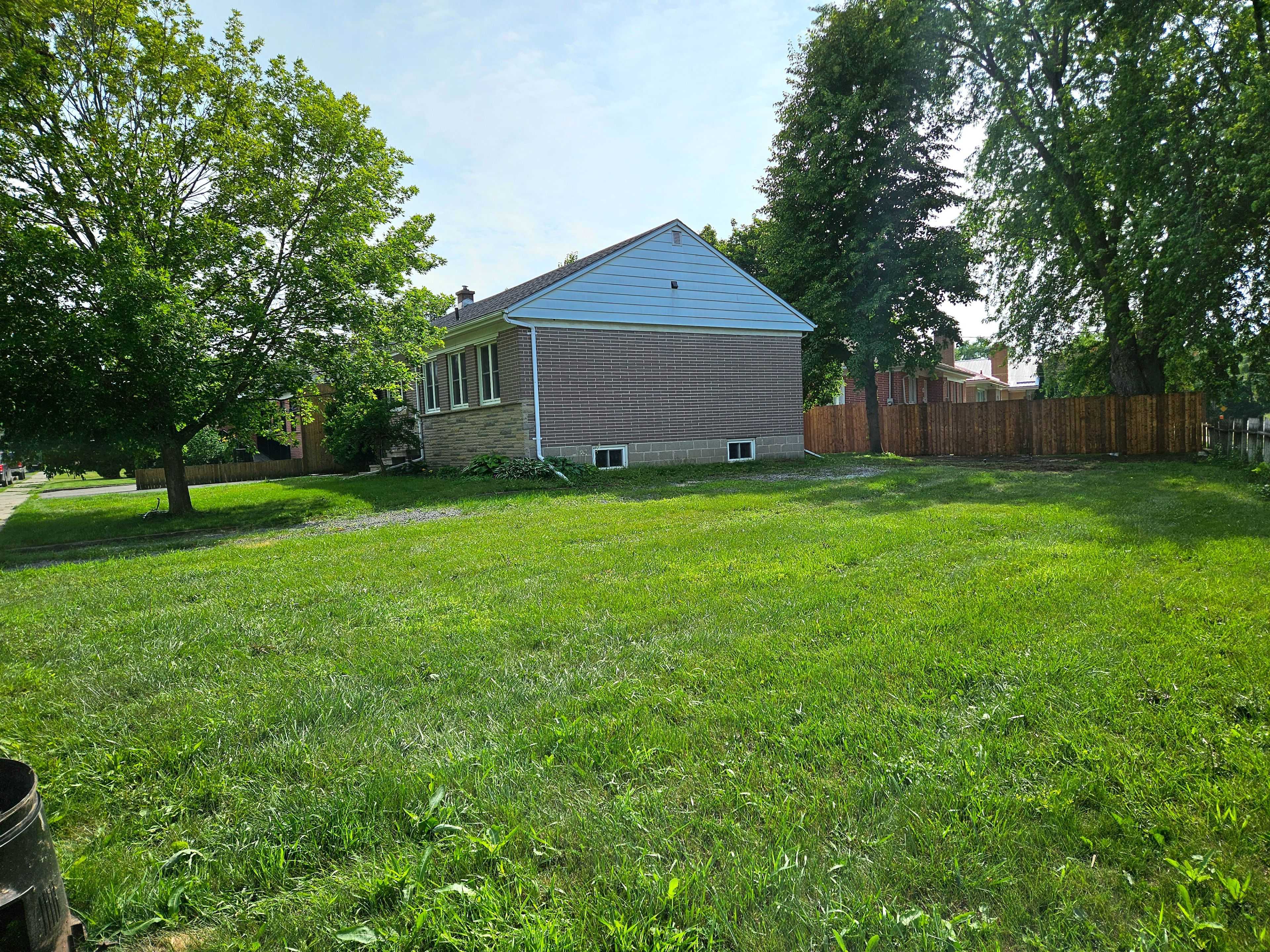 54 Greenlawn AVE, Belleville, ON K8N 4B5