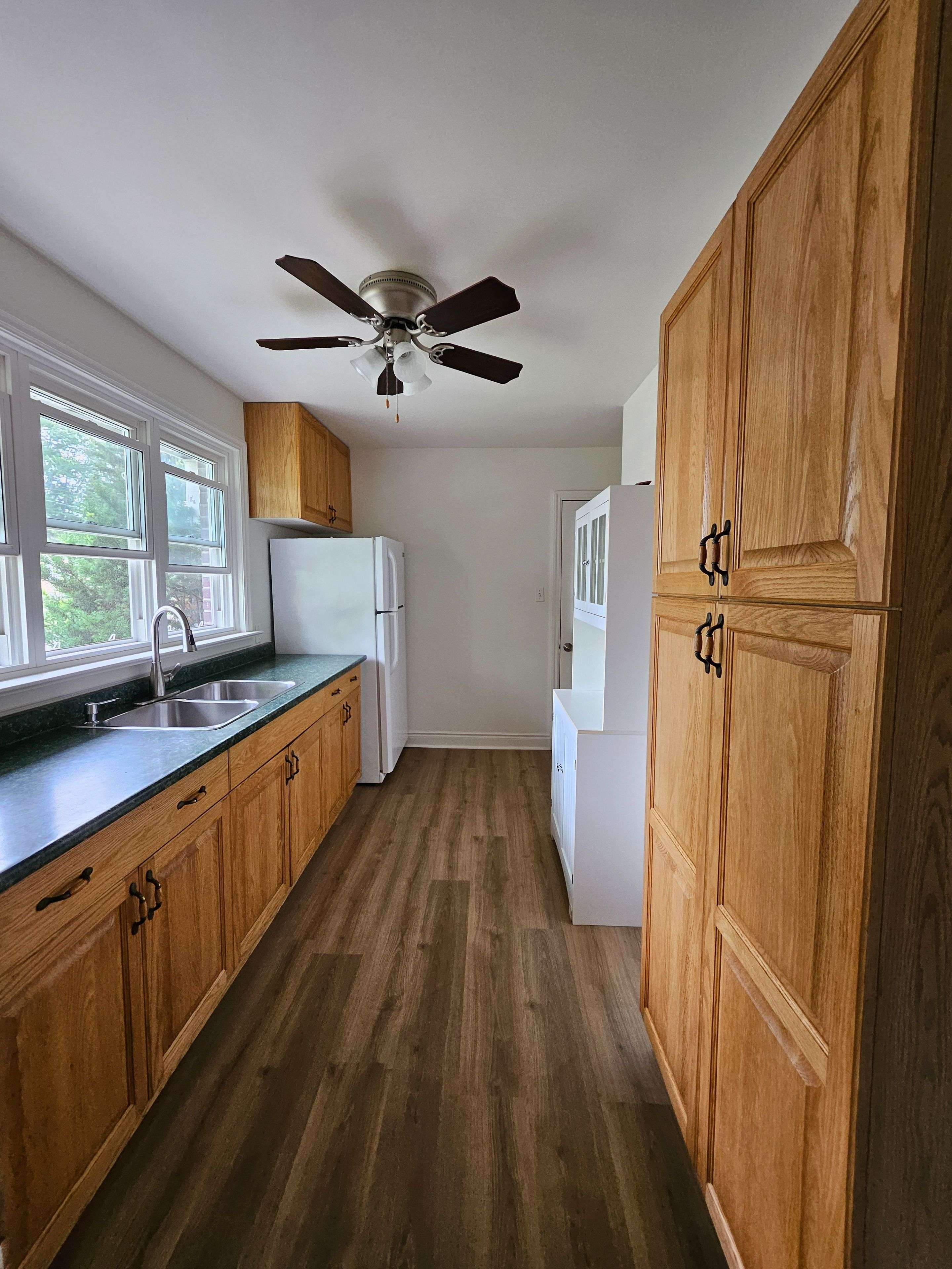 54 Greenlawn AVE, Belleville, ON K8N 4B5