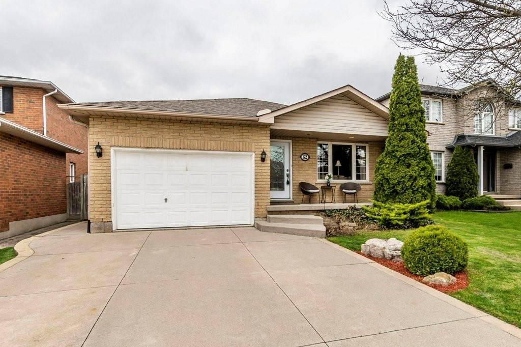 62 Spadara DR, Hamilton, ON L9B 2K3