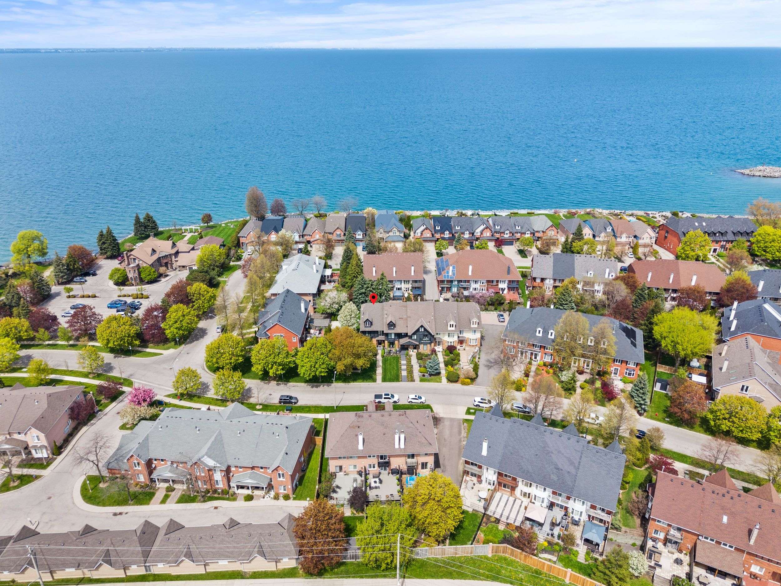 5 Harbour DR, Hamilton, ON L8E 4Z4
