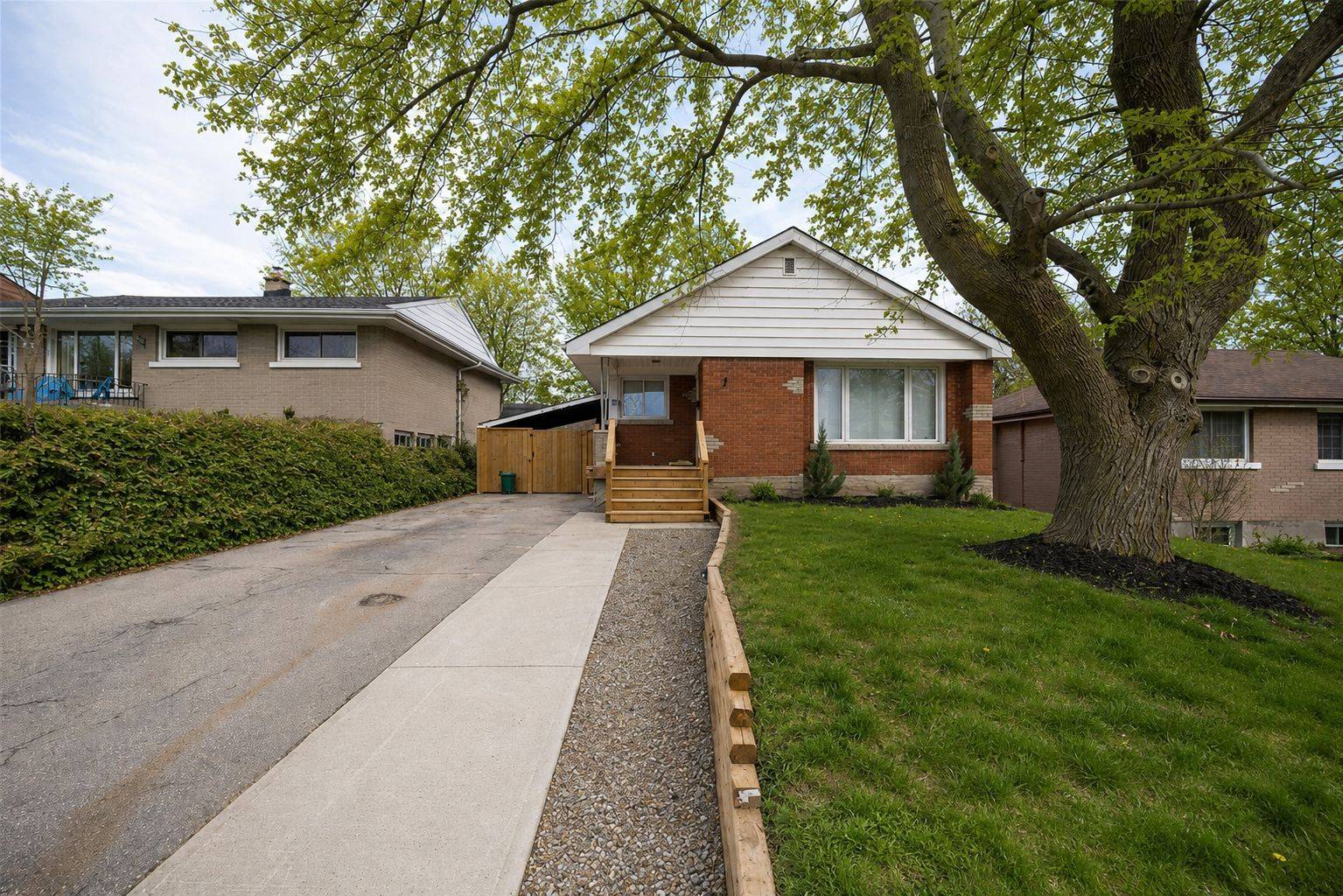76 Glenview AVE #Lower, Cambridge, ON N1R 2W2