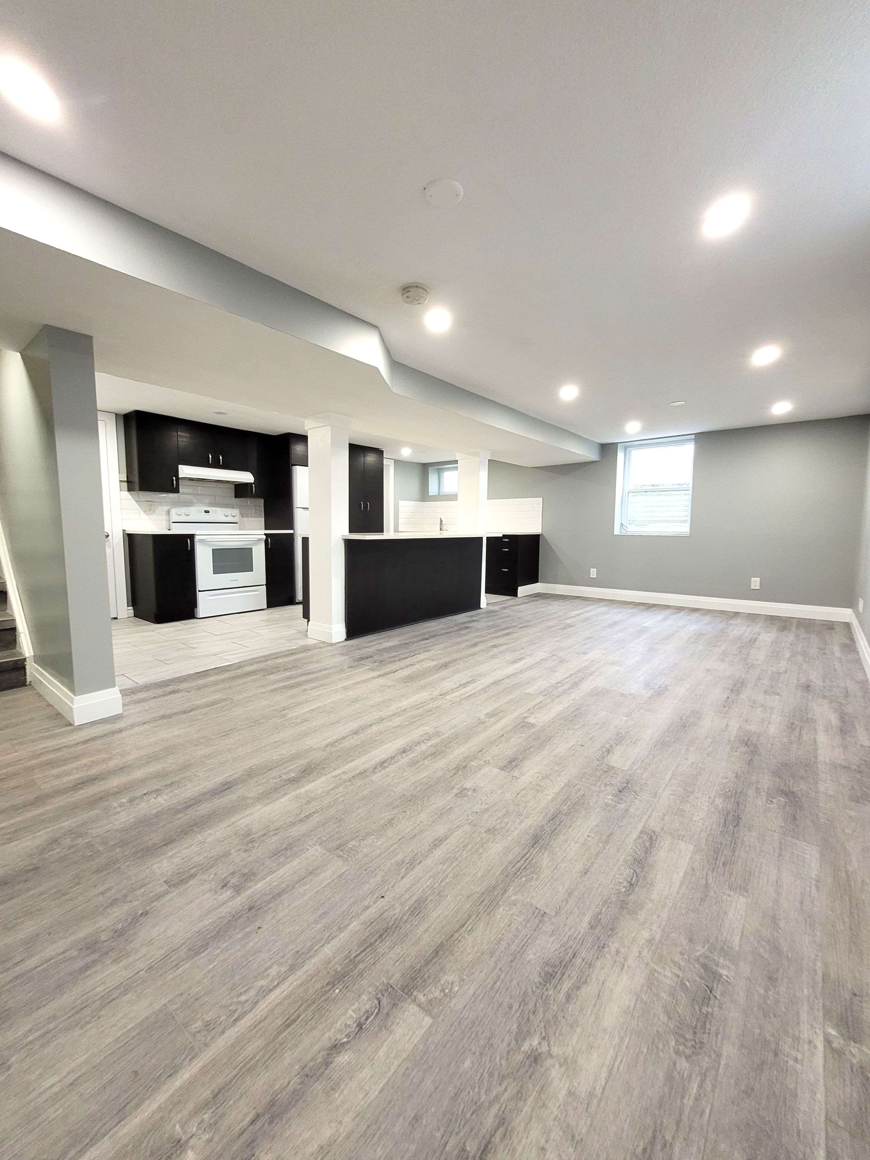 76 Glenview AVE #Lower, Cambridge, ON N1R 2W2