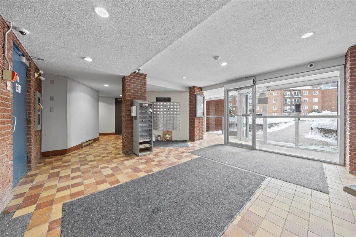 2044 Arrowsmith DR #108A, Beacon Hill North - South And Area, ON K1J 7V8