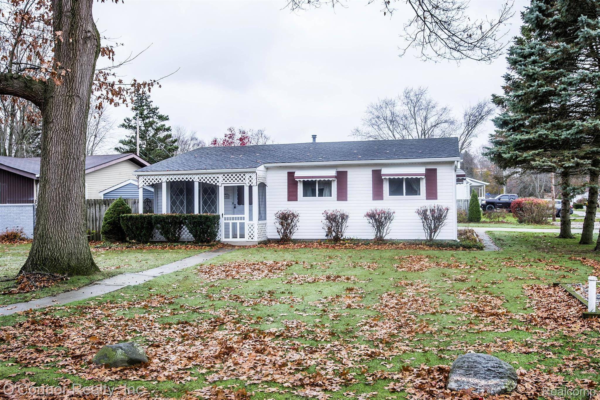 2141 WASHINGTON ST, Algonac, MI 48001