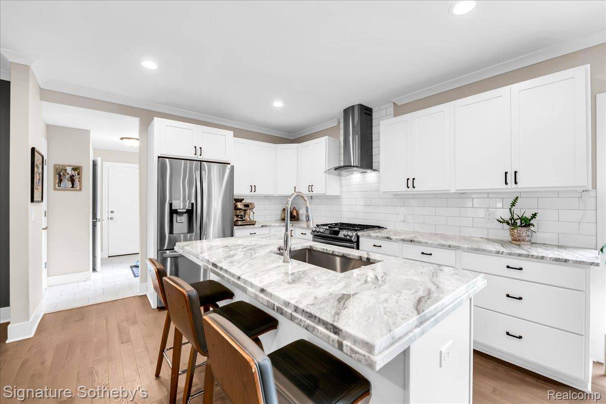 3210 Harvard RD, Royal Oak, MI 48073