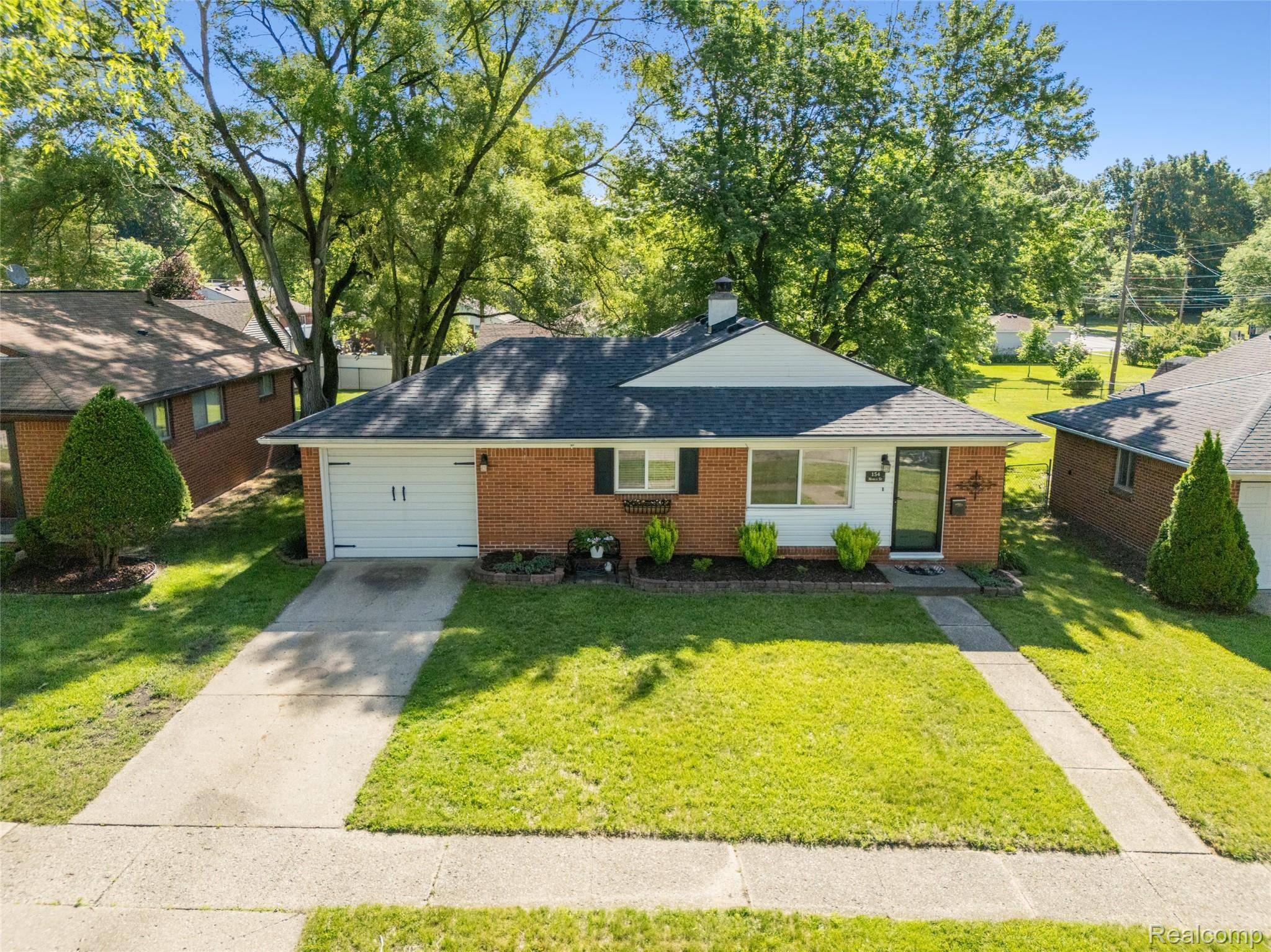 154 Noble ST, Milford Village, MI 48381