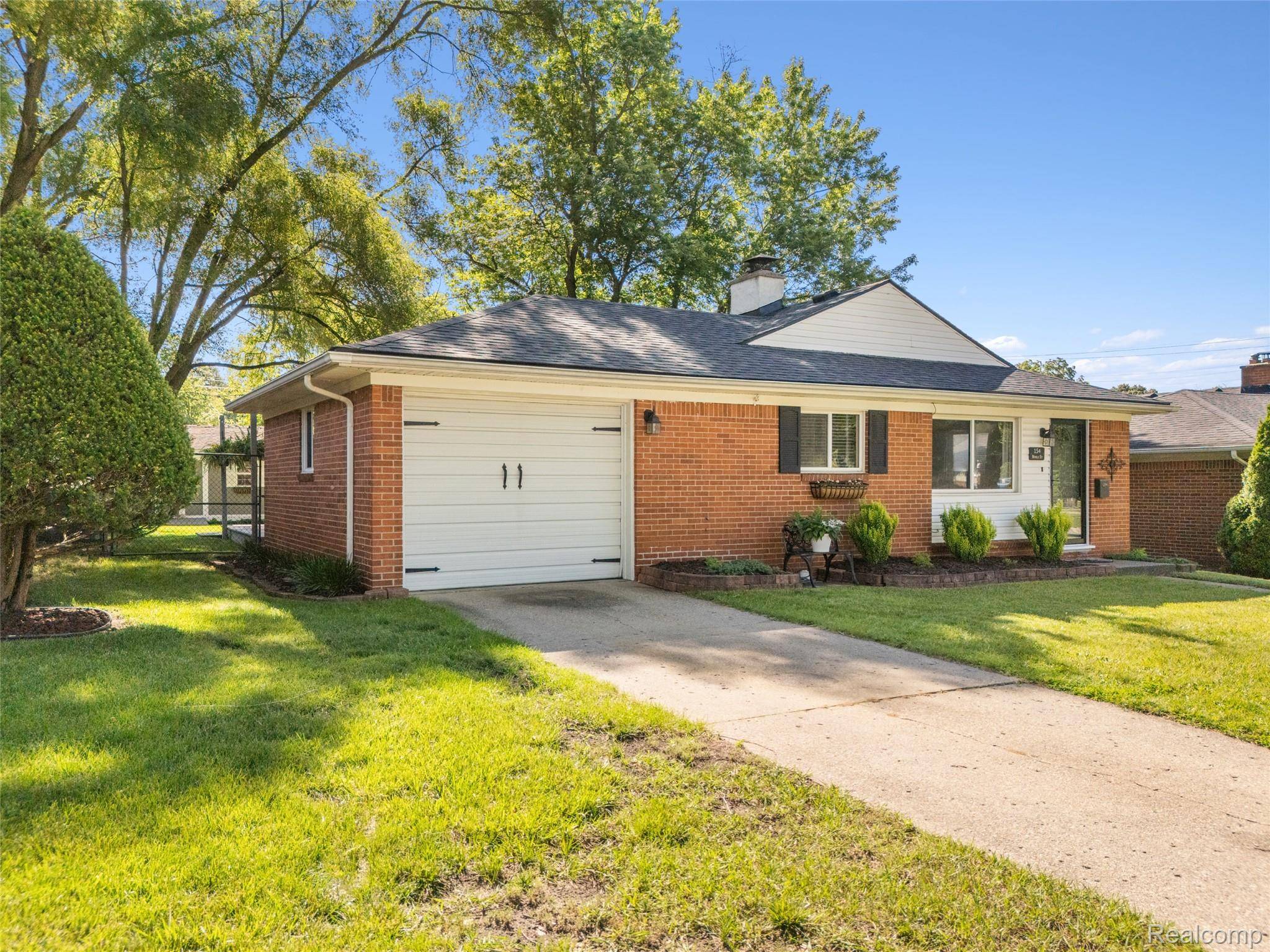 154 Noble ST, Milford Village, MI 48381