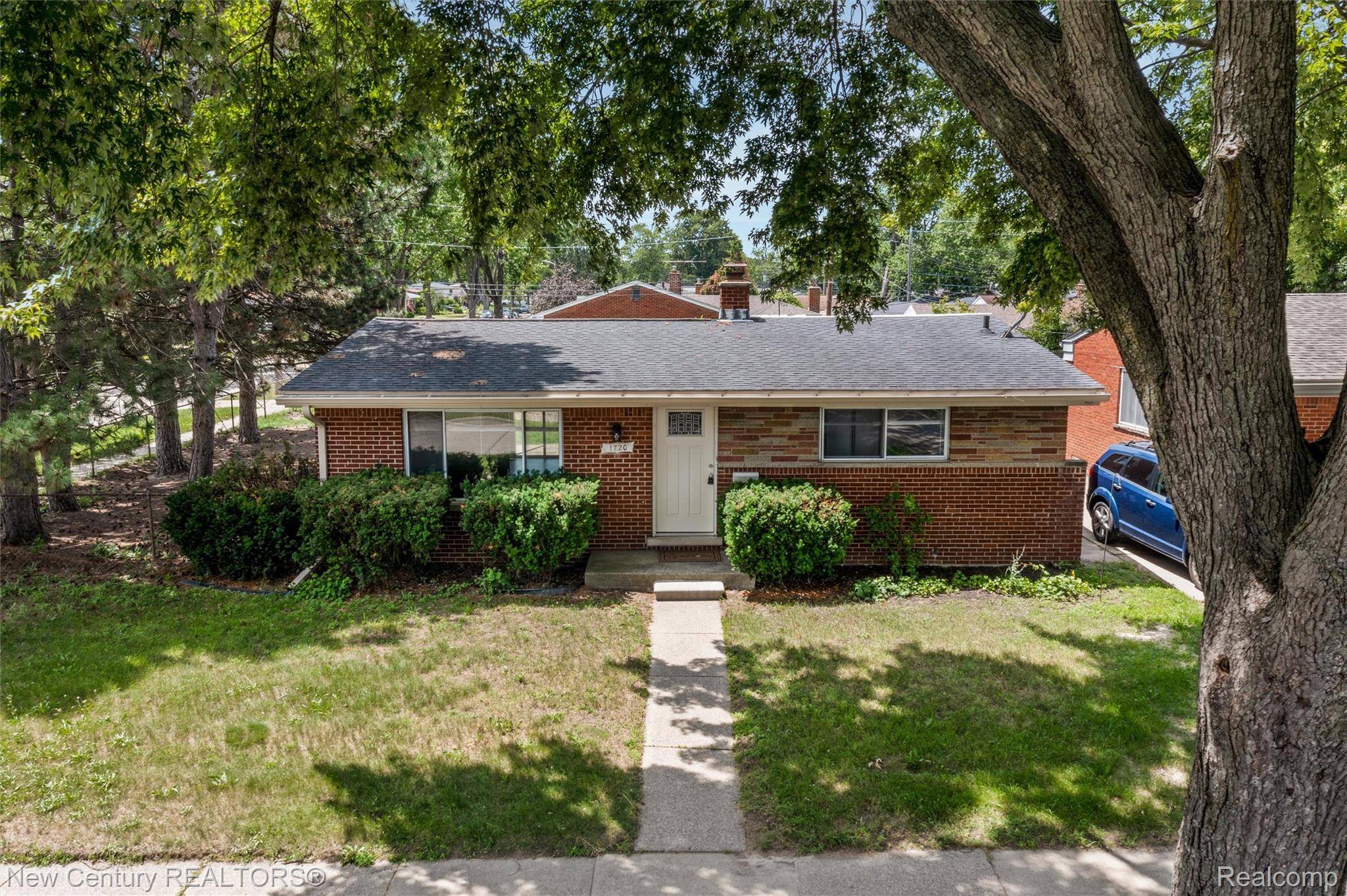 1720 Westbrook DR, Madison Heights, MI 48071