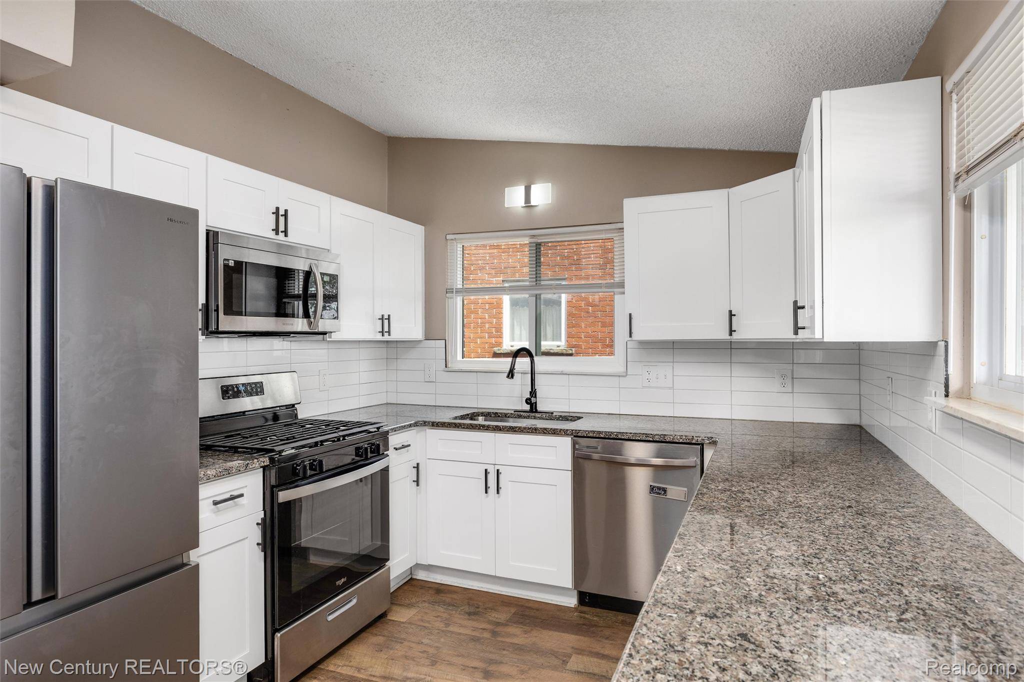 1720 Westbrook DR, Madison Heights, MI 48071