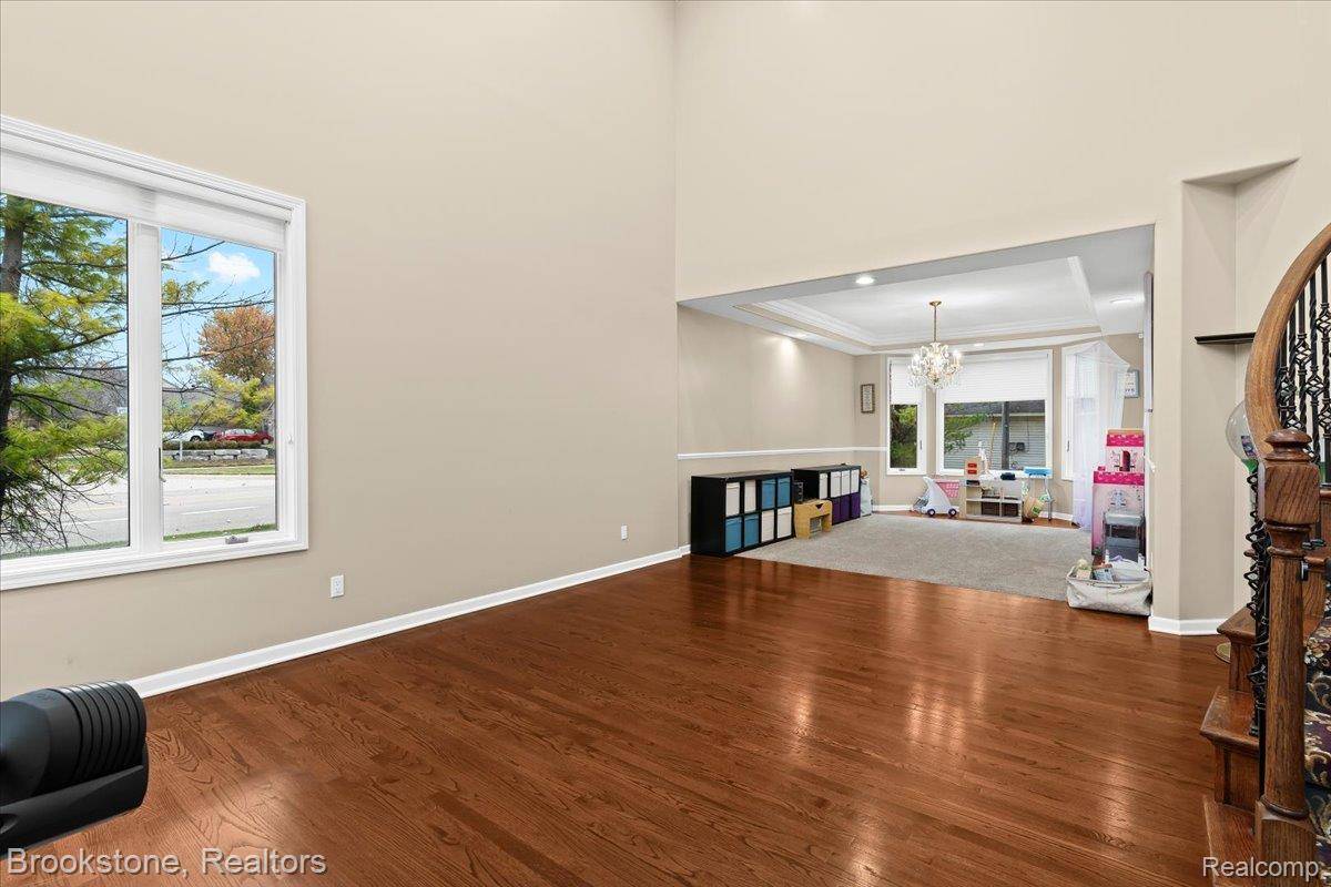 2115 ALDWIN DR, West Bloomfield Charter Township, MI 48324