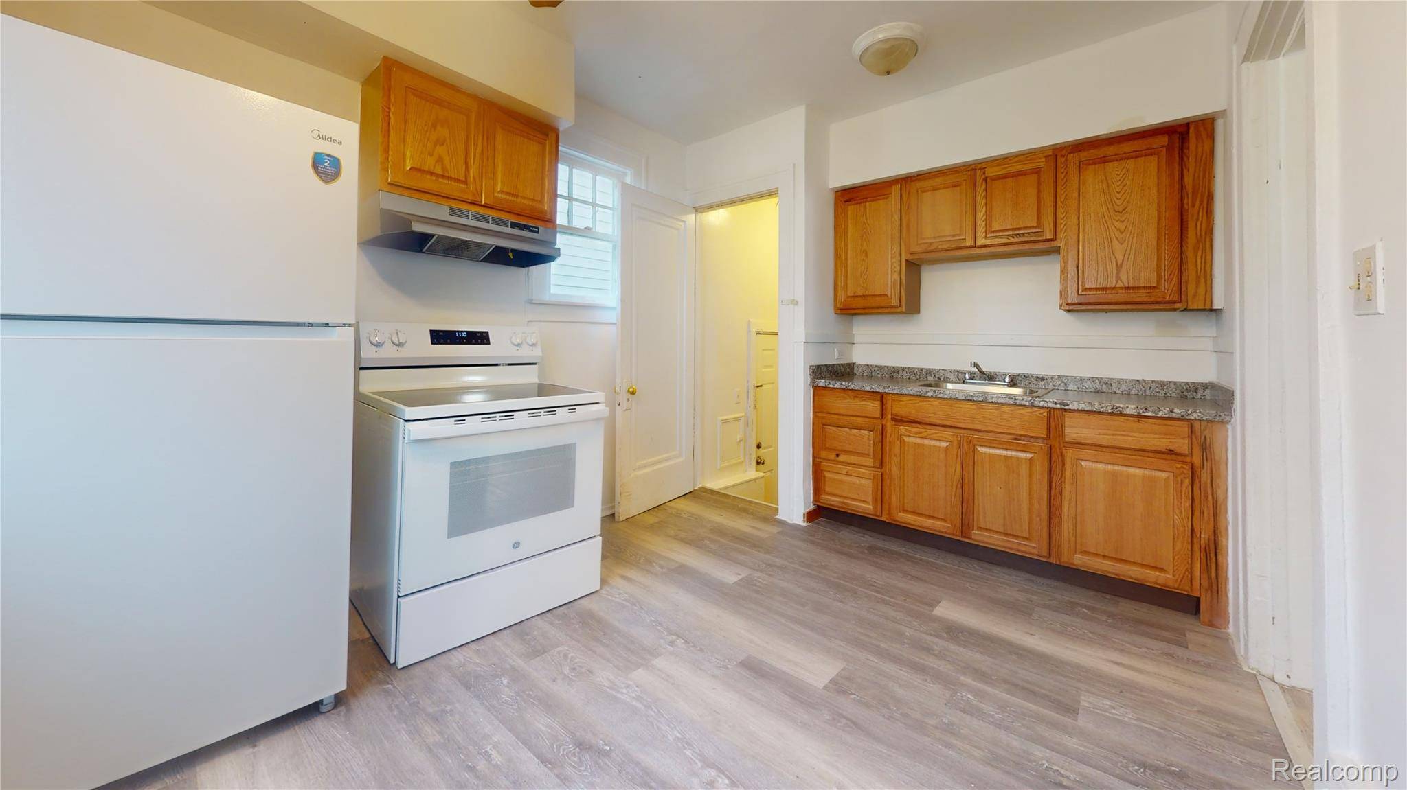 489 Central AVE, Pontiac, MI 48341
