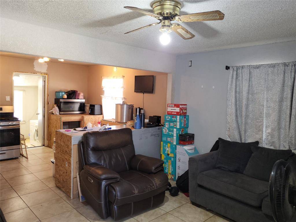 4208 Patricia Street, Haltom City, TX 76117