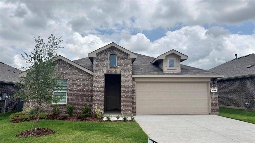8512 DUNNSTOWN Drive, Fort Worth, TX 76131